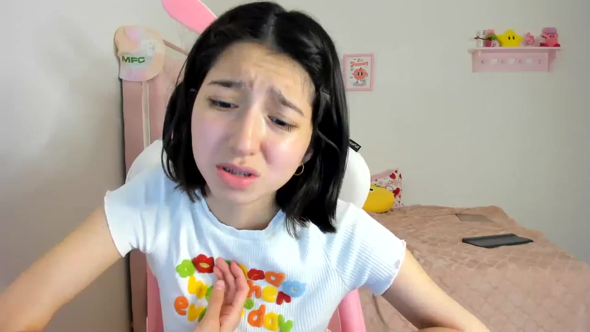 Gallery image thumbnail from Cherrycute666's myfreecams stream on, 04/02/2024, 01:38 image 17 of 20
