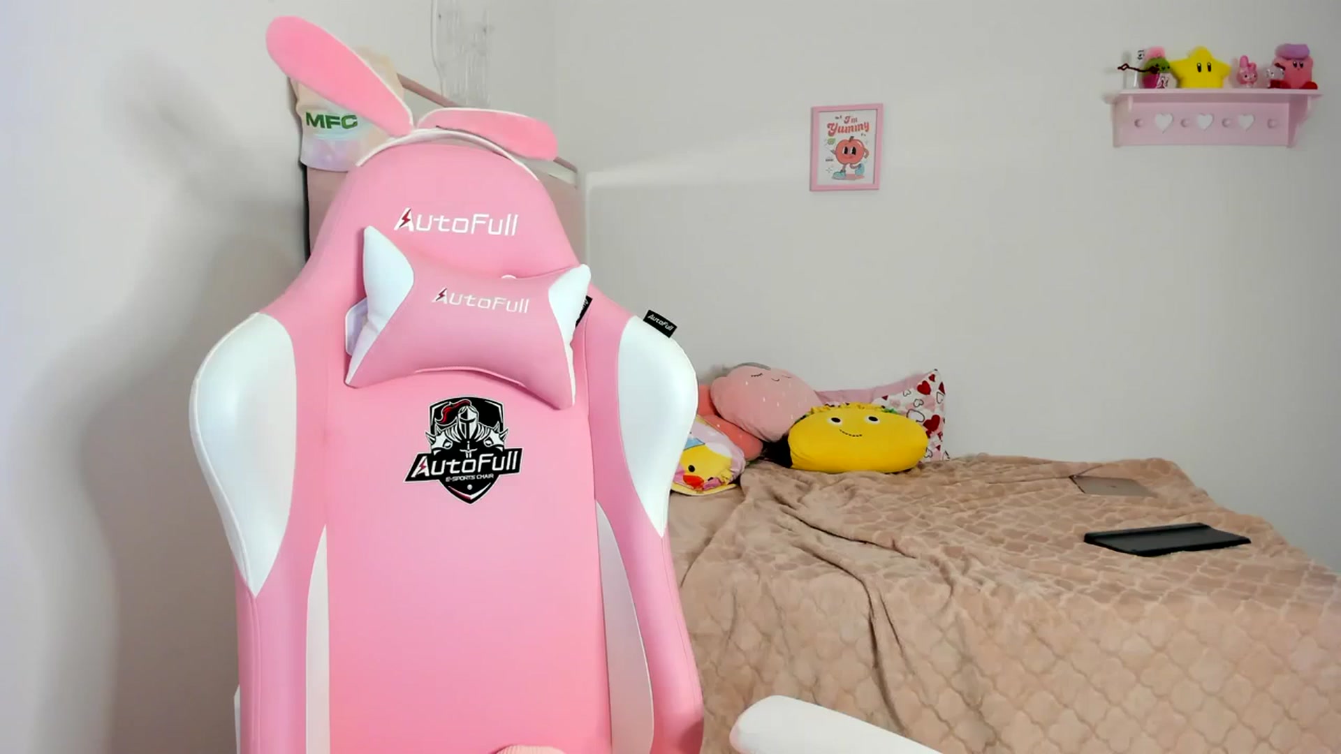 Gallery image thumbnail from Cherrycute666's myfreecams stream on, 04/02/2024, 01:38 image 9 of 20