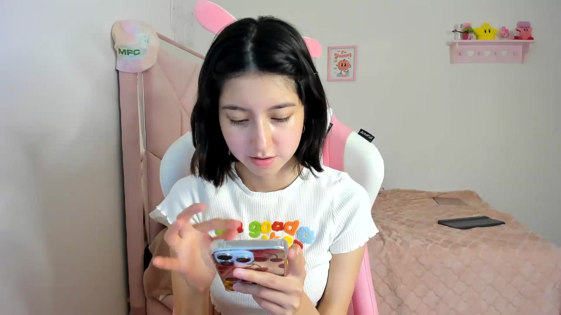 Gallery image thumbnail from Cherrycute666's myfreecams stream on, 04/02/2024, 01:38 image 16 of 20