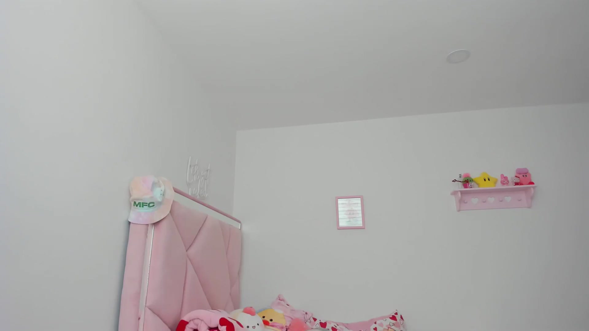 Gallery image thumbnail from Cherrycute666's myfreecams stream on, 04/02/2024, 23:50 image 6 of 20