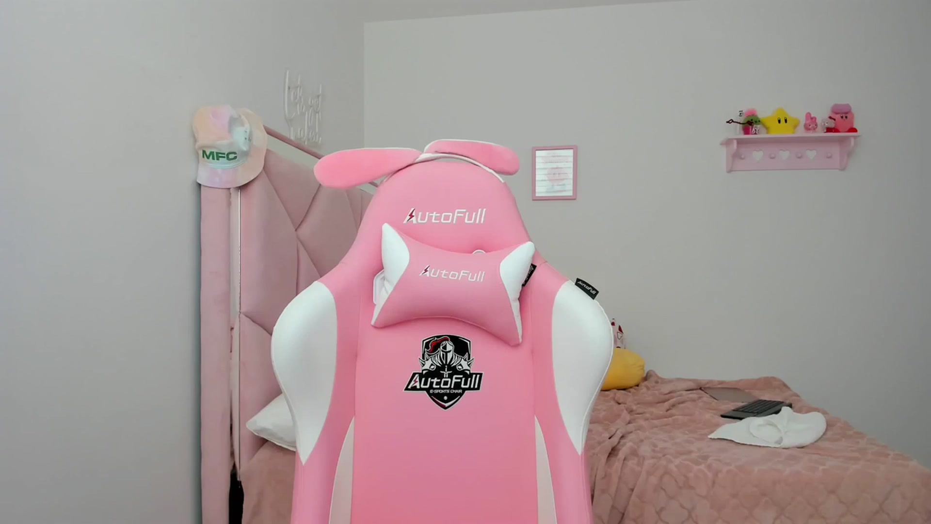 Gallery image thumbnail from Cherrycute666's myfreecams stream on, 04/02/2024, 23:50 image 11 of 20