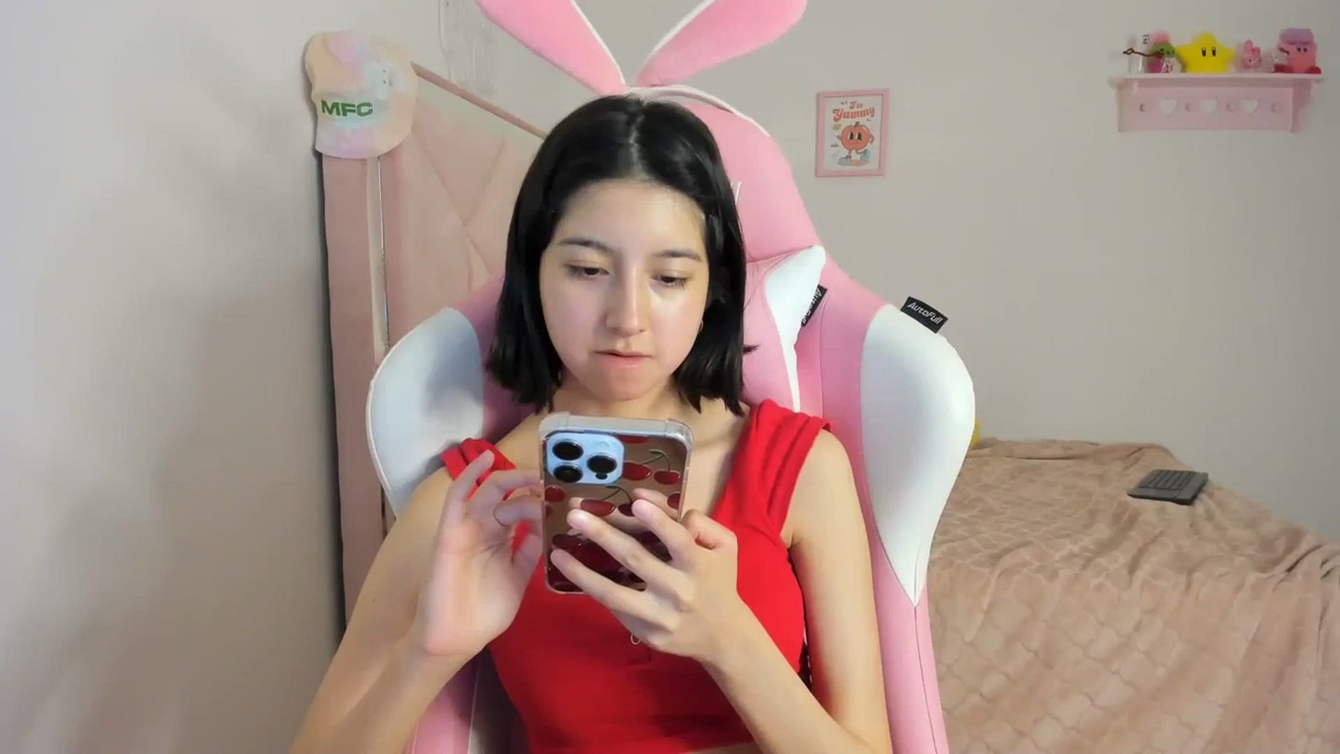 Gallery image thumbnail from Cherrycute666's myfreecams stream on, 04/03/2024, 04:29 image 6 of 20