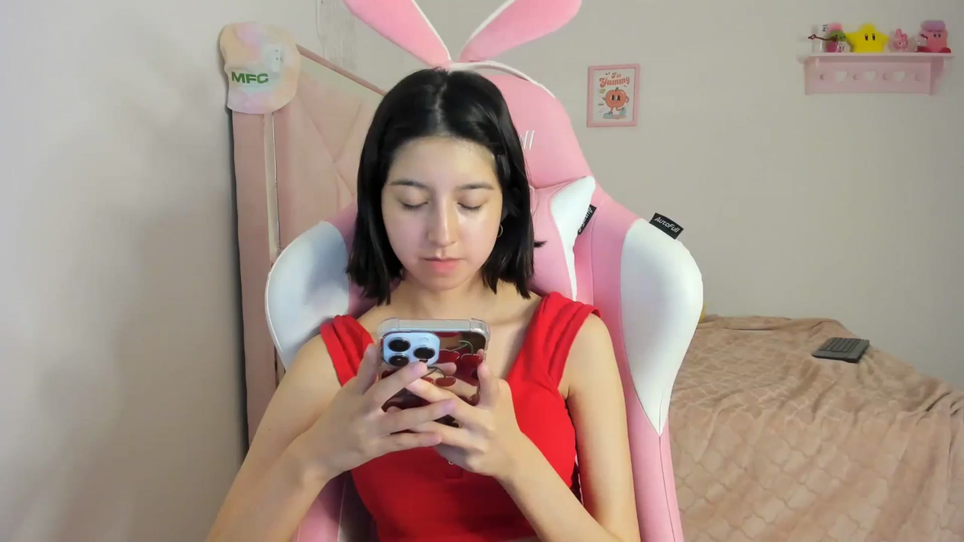 Gallery image thumbnail from Cherrycute666's myfreecams stream on, 04/03/2024, 04:29 image 10 of 20