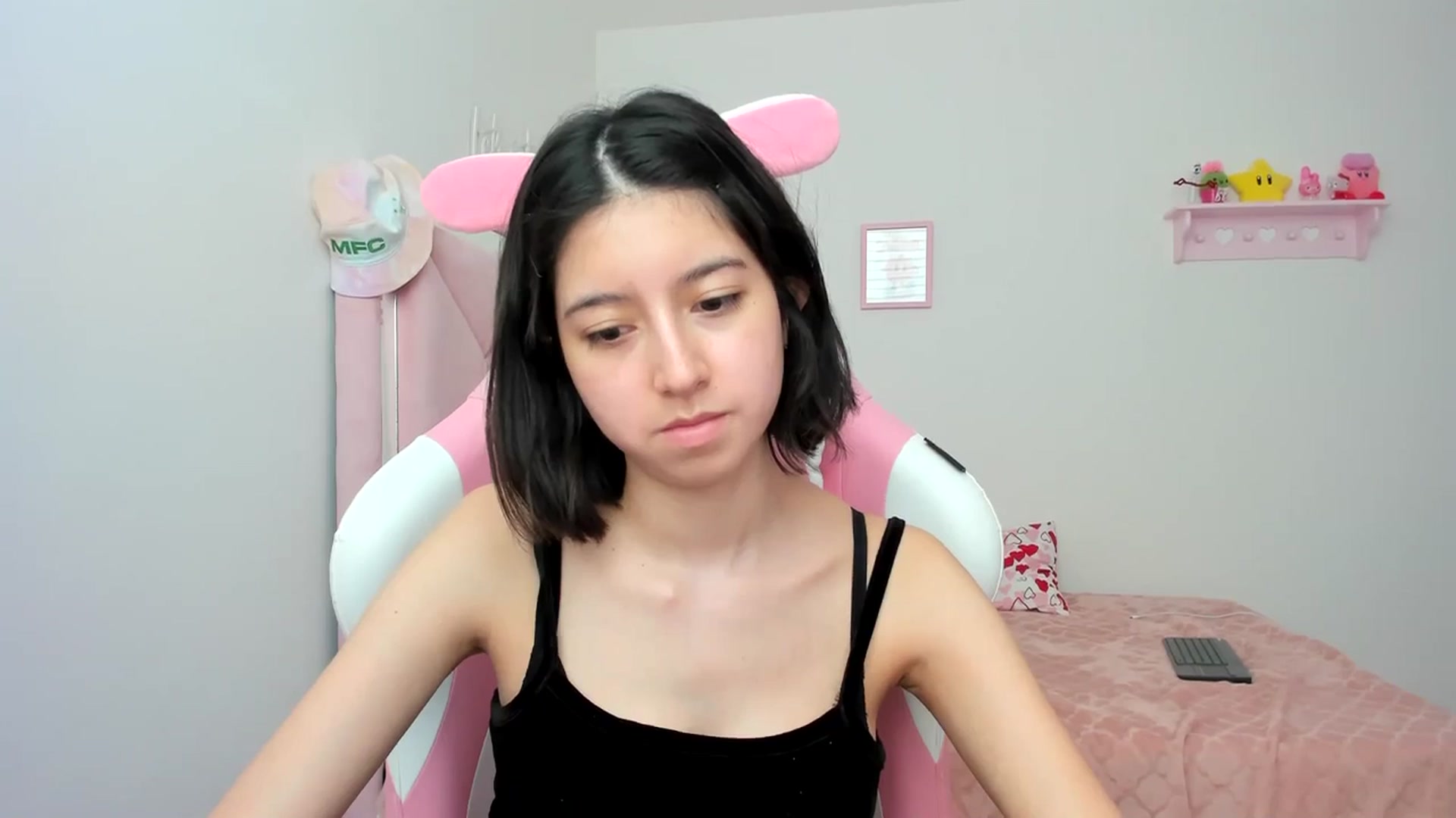Gallery image thumbnail from Cherrycute666's myfreecams stream on, 04/04/2024, 22:28 image 7 of 20