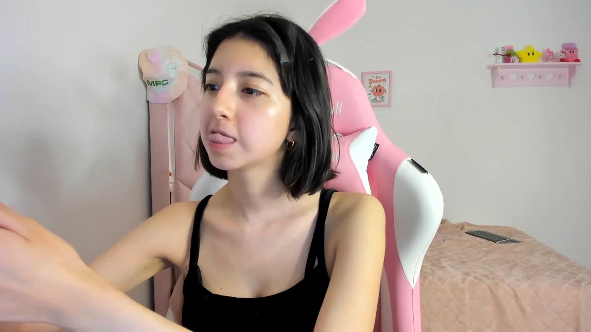 Gallery image thumbnail from Cherrycute666's myfreecams stream on, 04/05/2024, 03:43 image 4 of 20