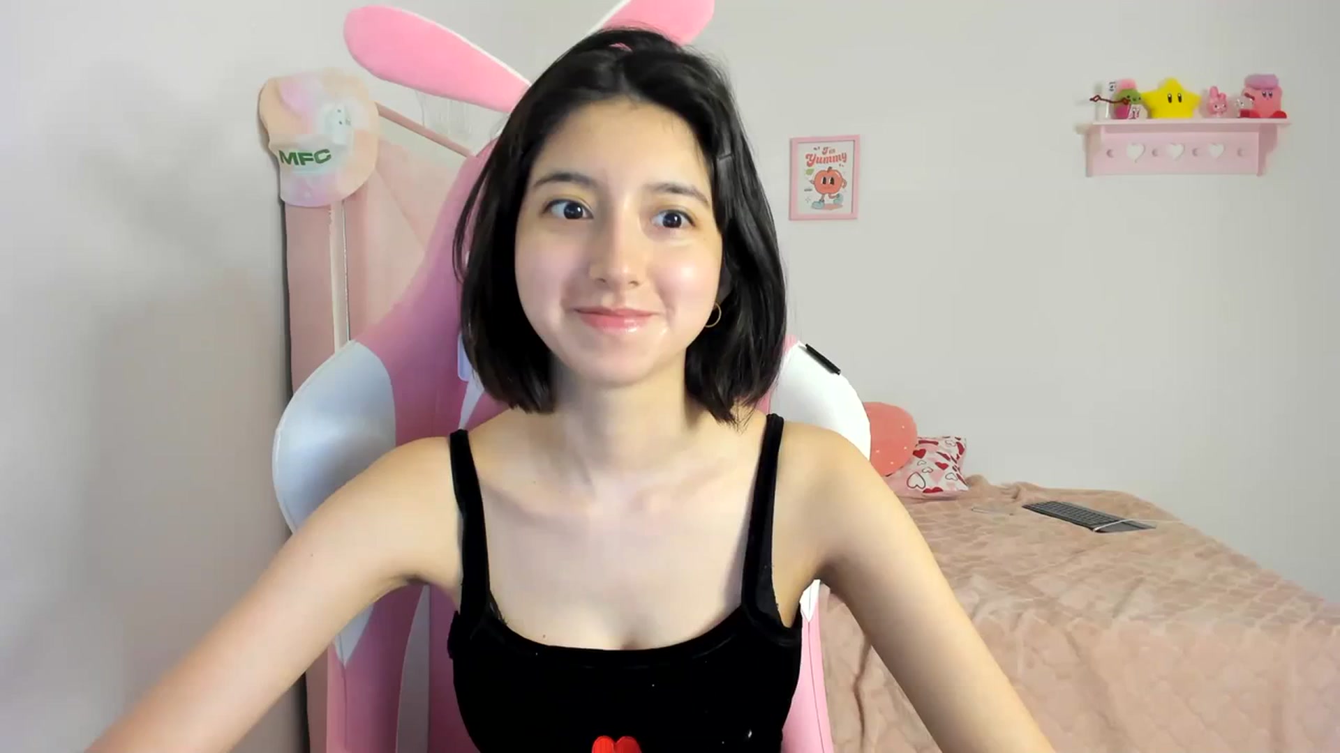 Gallery image thumbnail from Cherrycute666's myfreecams stream on, 04/05/2024, 03:43 image 7 of 20