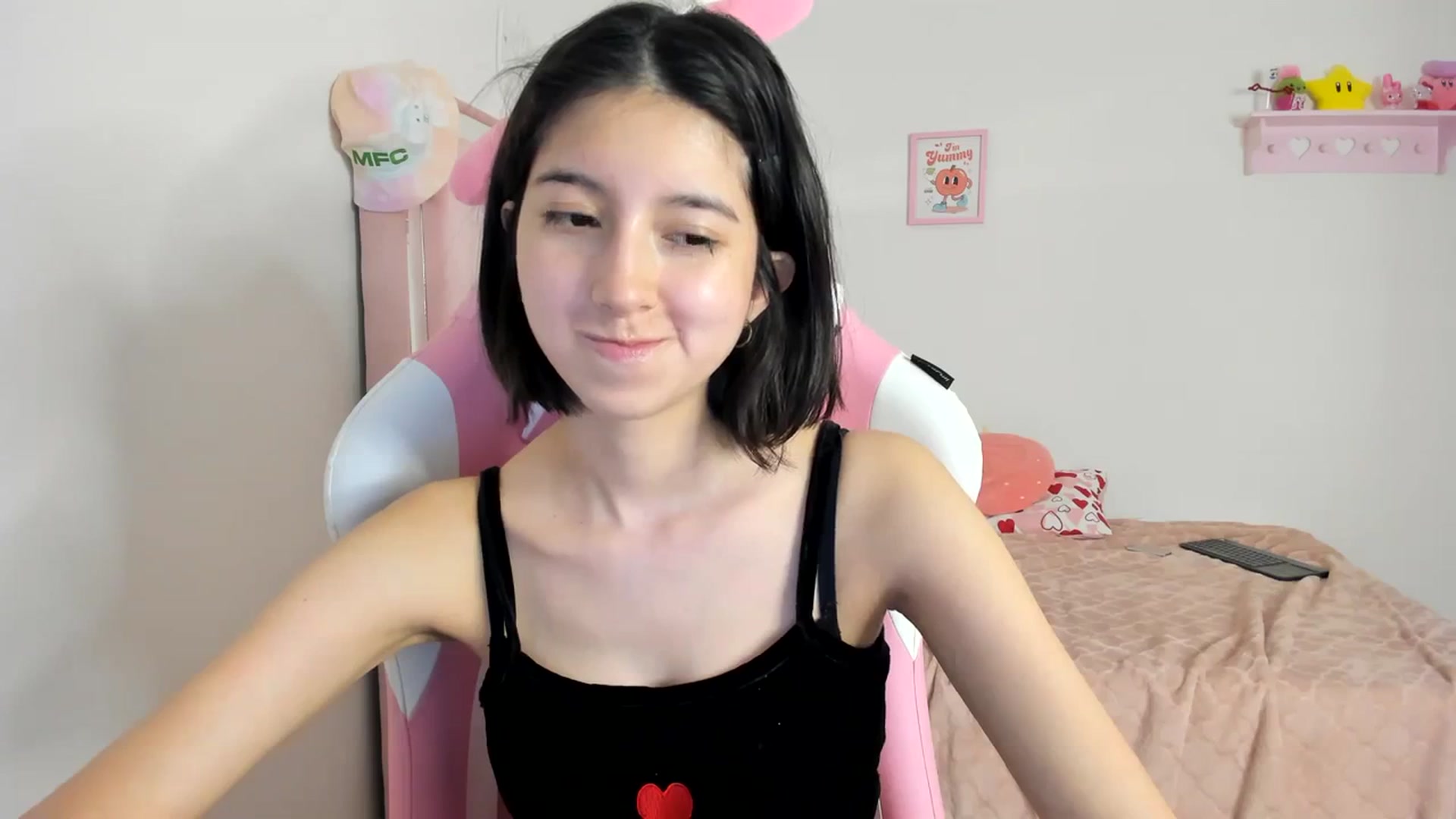 Gallery image thumbnail from Cherrycute666's myfreecams stream on, 04/05/2024, 05:15 image 11 of 20