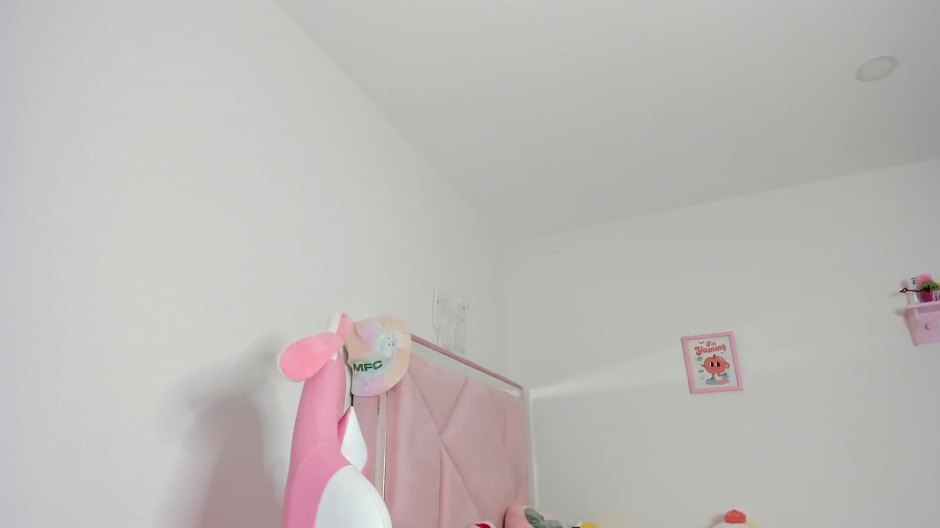 Gallery image thumbnail from Cherrycute666's myfreecams stream on, 04/05/2024, 05:15 image 8 of 20