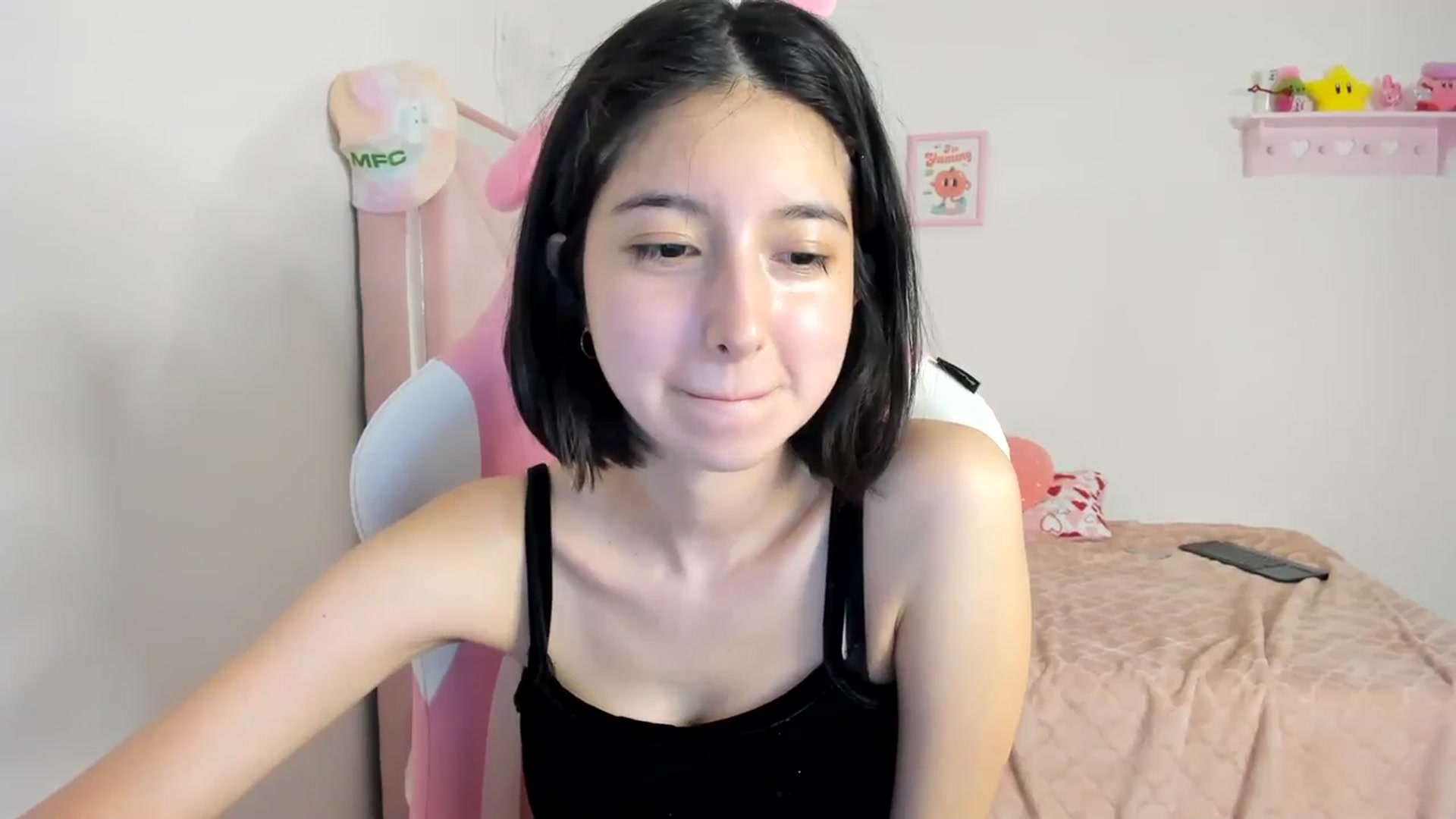 Gallery image thumbnail from Cherrycute666's myfreecams stream on, 04/05/2024, 05:15 image 12 of 20