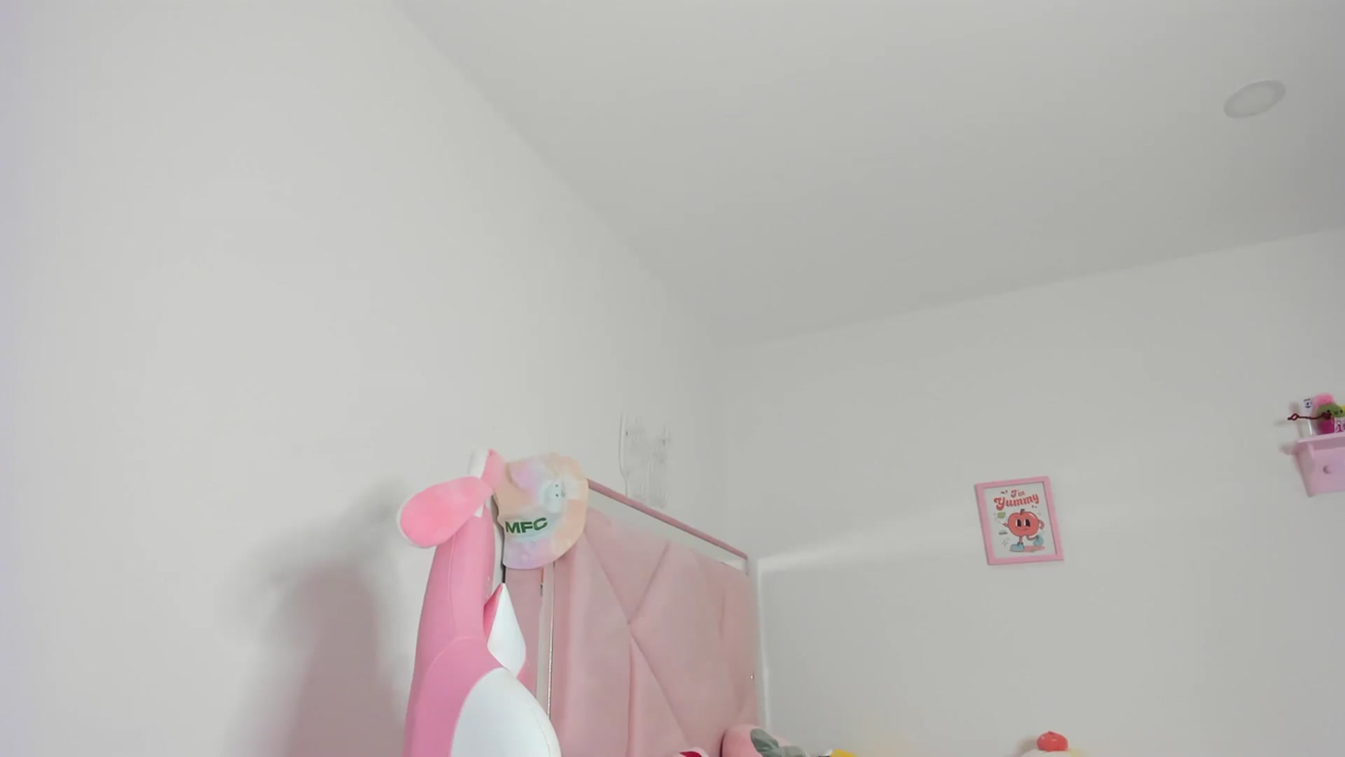 Gallery image thumbnail from Cherrycute666's myfreecams stream on, 04/05/2024, 05:15 image 10 of 20