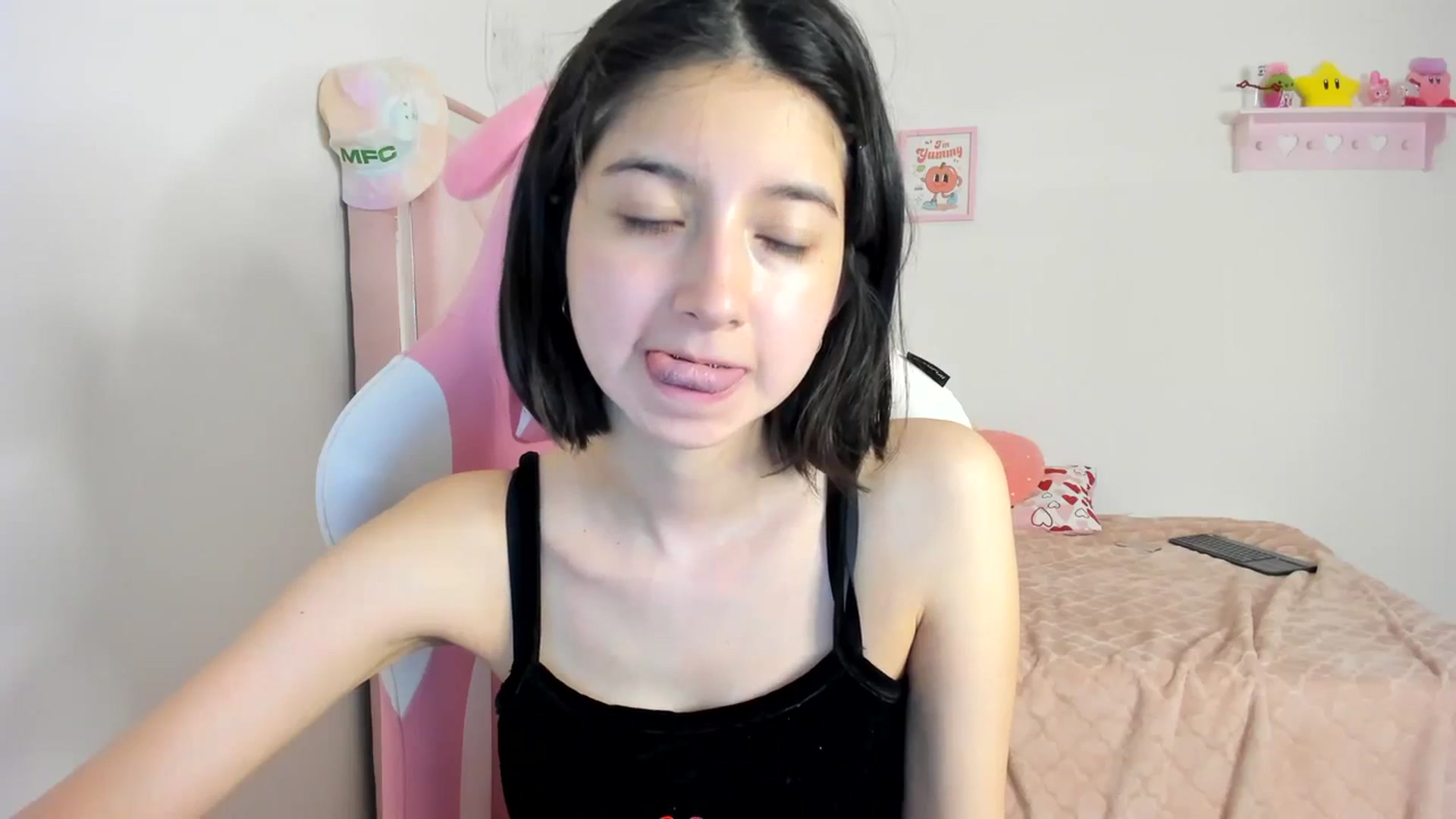 Gallery image thumbnail from Cherrycute666's myfreecams stream on, 04/05/2024, 05:15 image 18 of 20