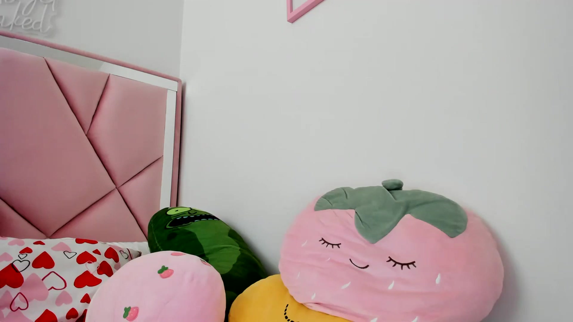 Gallery image thumbnail from Cherrycute666's myfreecams stream on, 04/05/2024, 23:31 image 2 of 20