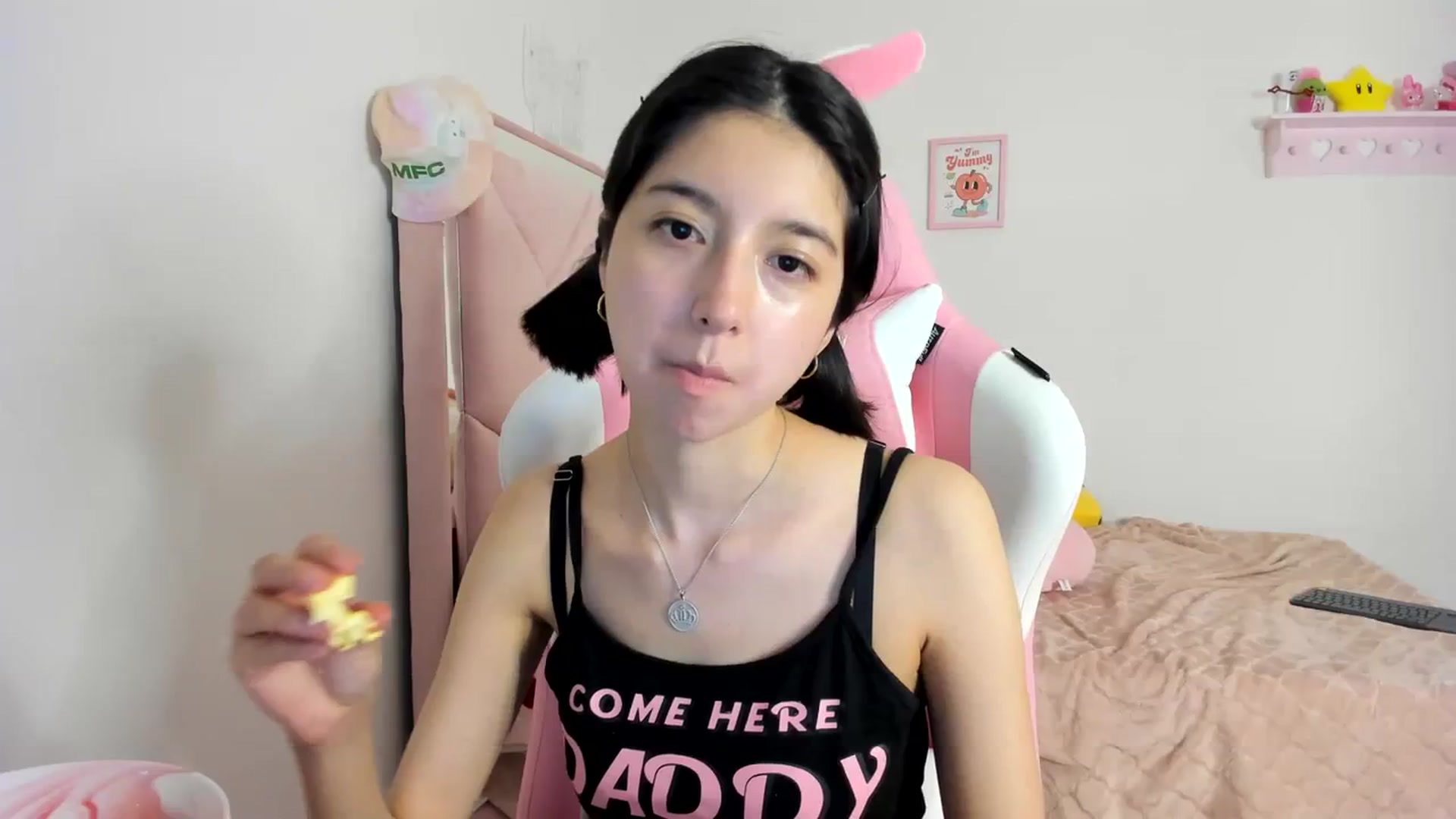 Gallery image thumbnail from Cherrycute666's myfreecams stream on, 04/06/2024, 04:52 image 14 of 20