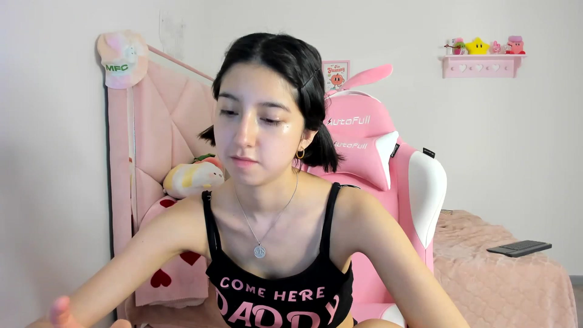 Gallery image thumbnail from Cherrycute666's myfreecams stream on, 04/06/2024, 08:48 image 14 of 20