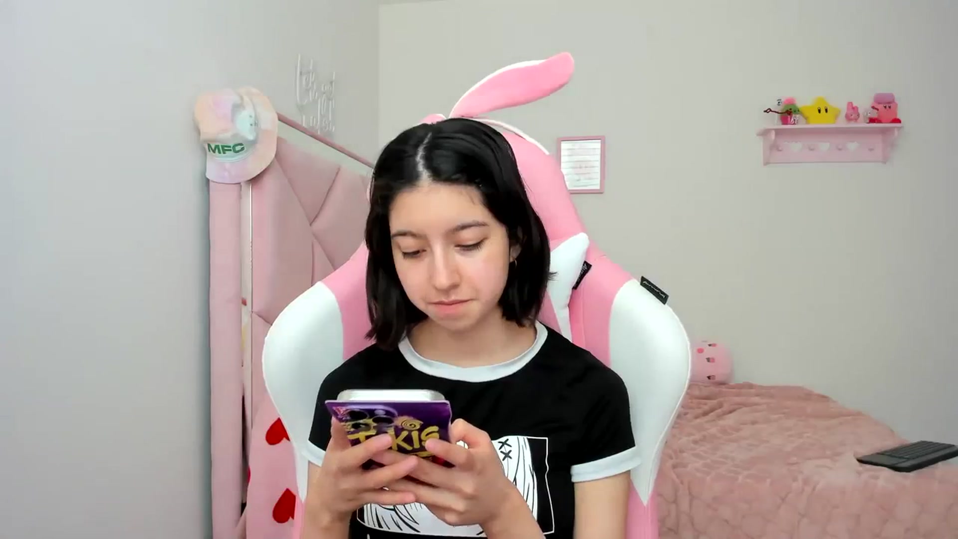 Gallery image thumbnail from Cherrycute666's myfreecams stream on, 04/06/2024, 23:27 image 4 of 20