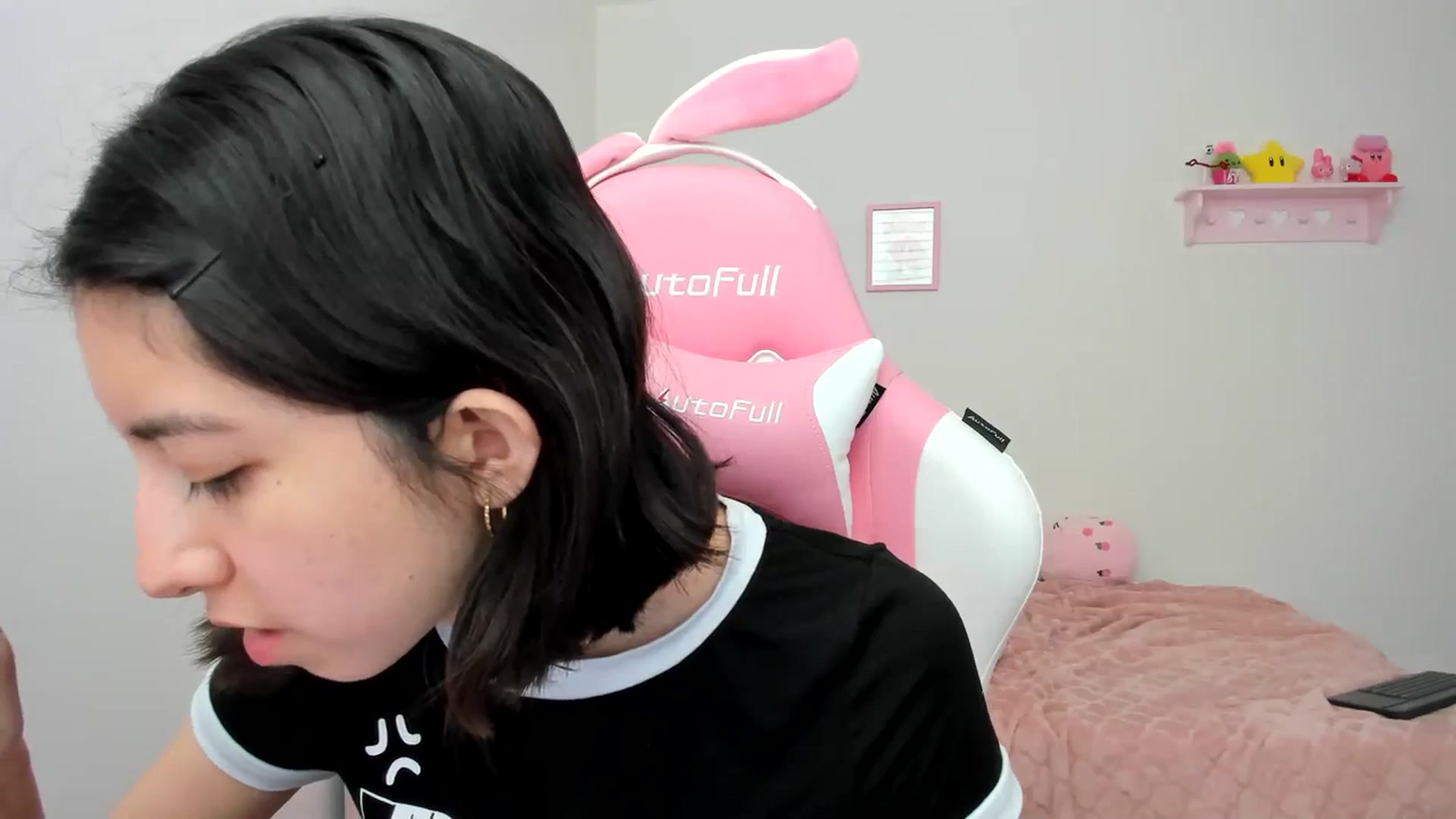 Gallery image thumbnail from Cherrycute666's myfreecams stream on, 04/06/2024, 23:27 image 7 of 20