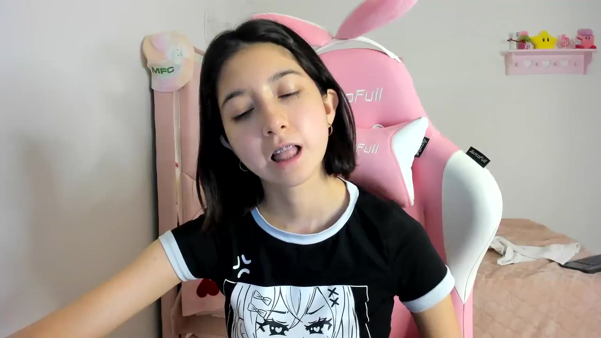 Gallery image thumbnail from Cherrycute666's myfreecams stream on, 04/07/2024, 07:38 image 11 of 20
