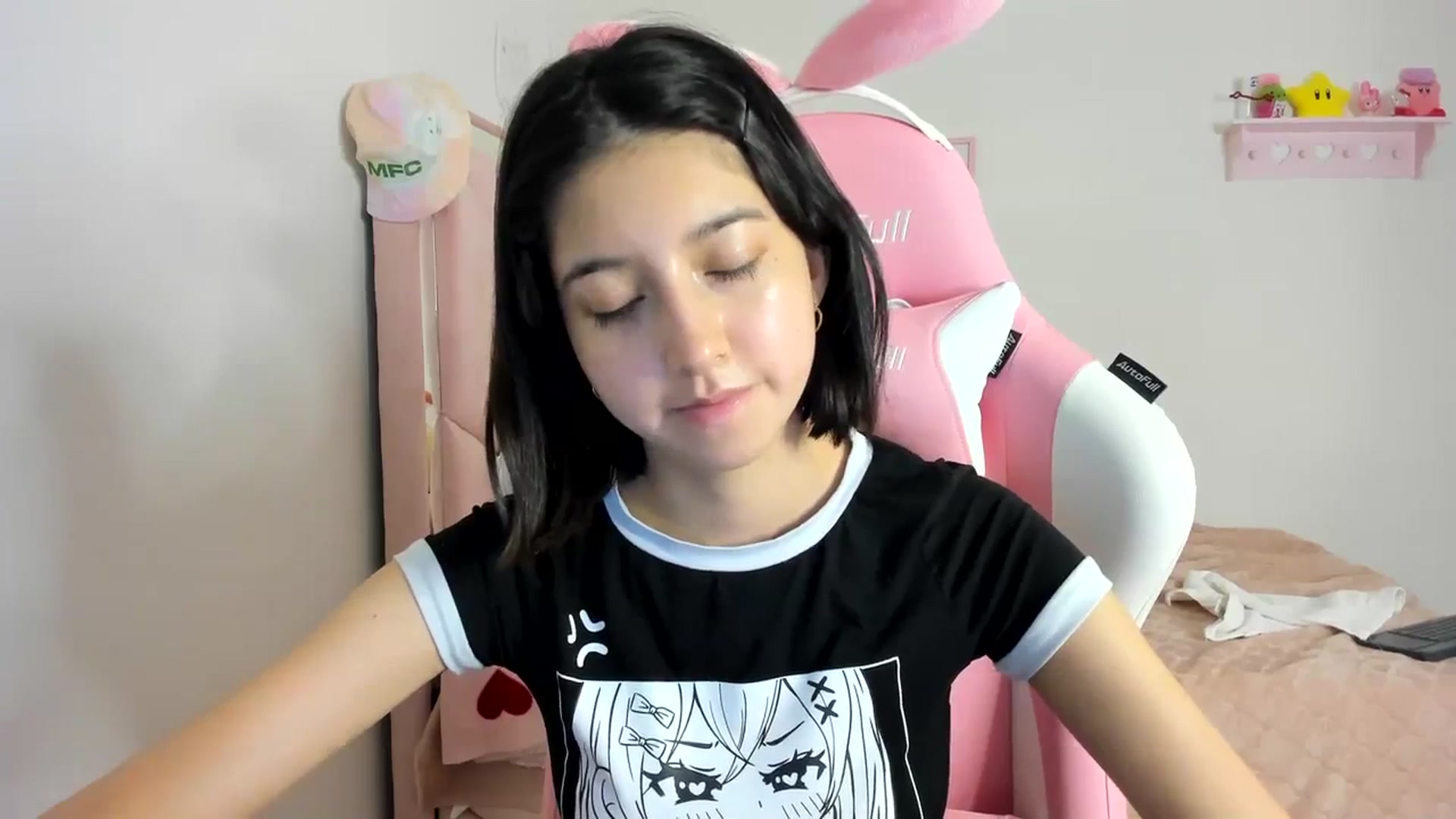 Gallery image thumbnail from Cherrycute666's myfreecams stream on, 04/07/2024, 07:38 image 14 of 20