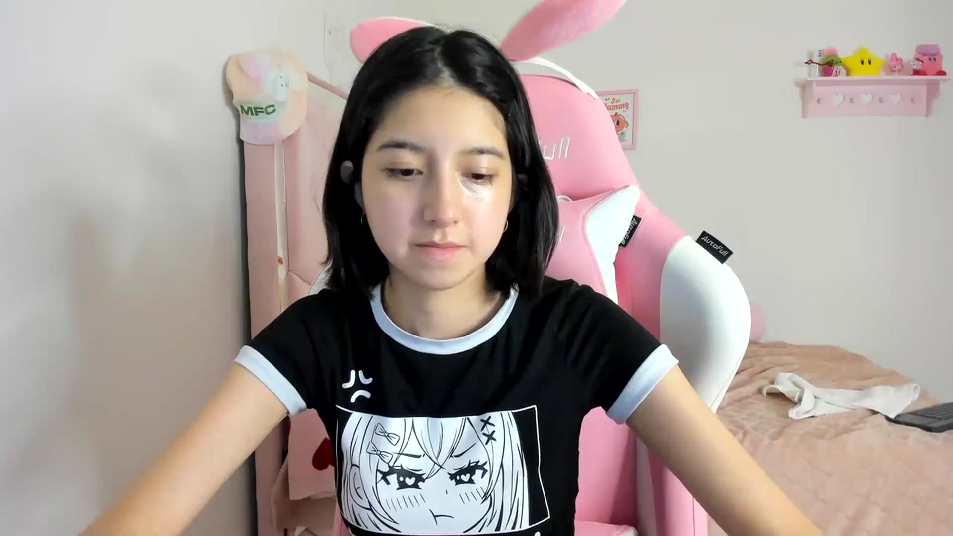 Gallery image thumbnail from Cherrycute666's myfreecams stream on, 04/07/2024, 07:38 image 17 of 20