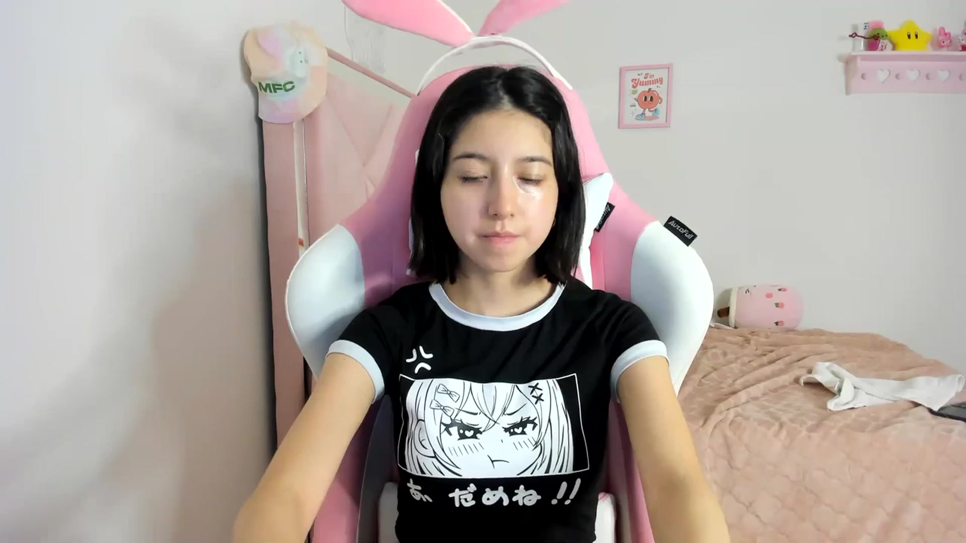 Gallery image thumbnail from Cherrycute666's myfreecams stream on, 04/07/2024, 07:38 image 2 of 20