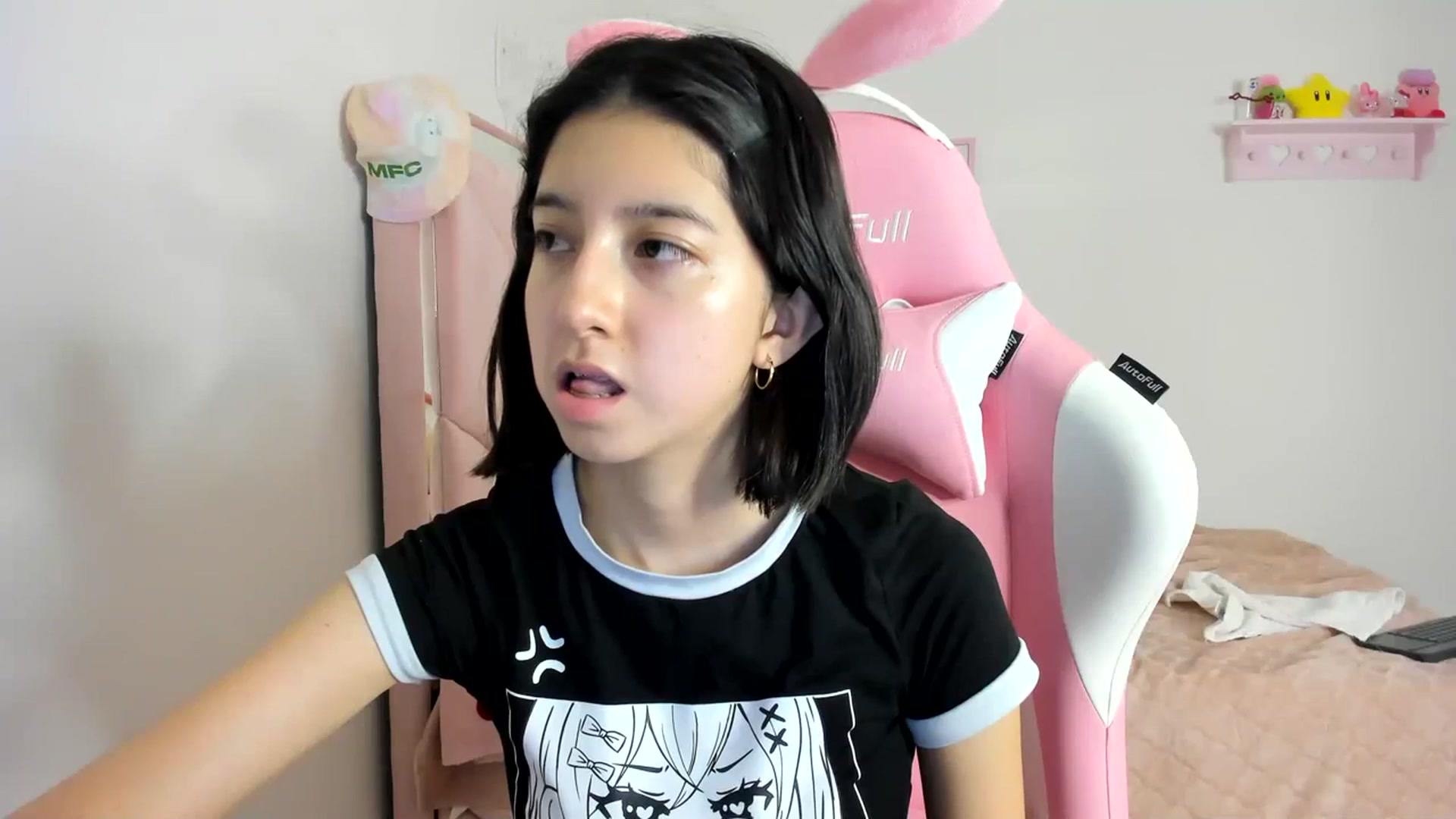 Gallery image thumbnail from Cherrycute666's myfreecams stream on, 04/07/2024, 07:38 image 13 of 20