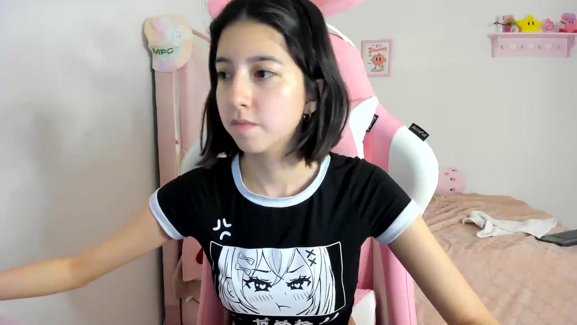 Gallery image thumbnail from Cherrycute666's myfreecams stream on, 04/07/2024, 07:38 image 18 of 20