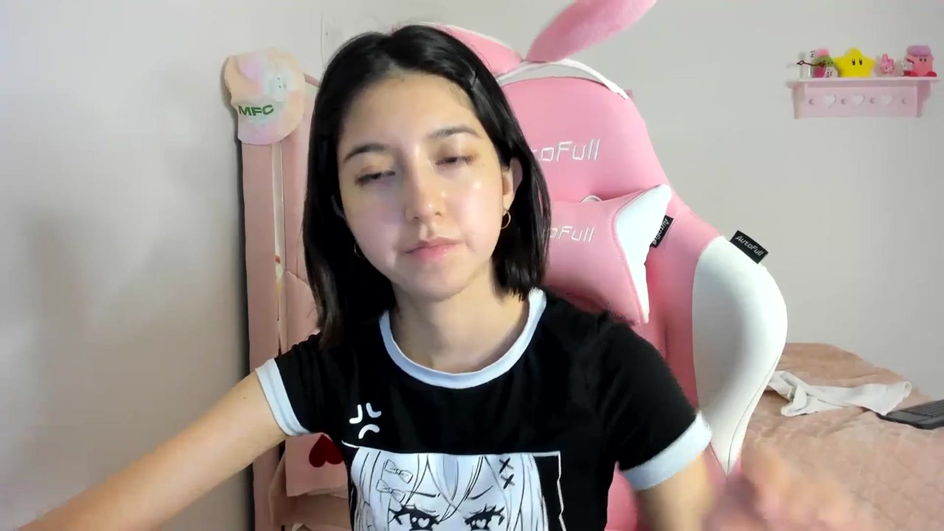 Gallery image thumbnail from Cherrycute666's myfreecams stream on, 04/07/2024, 07:38 image 12 of 20