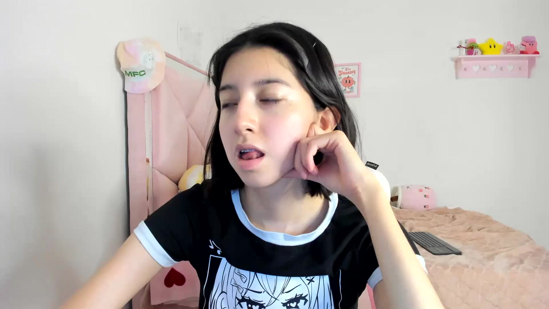 Gallery image thumbnail from Cherrycute666's myfreecams stream on, 04/07/2024, 13:31 image 12 of 20