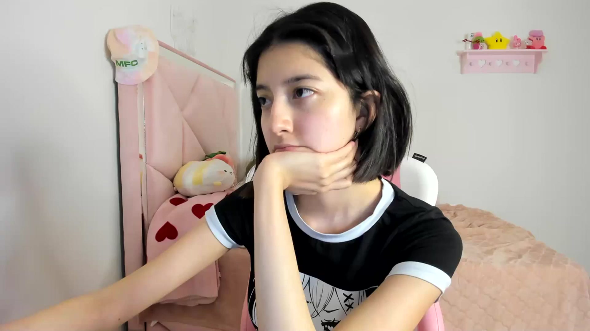 Gallery image thumbnail from Cherrycute666's myfreecams stream on, 04/07/2024, 13:31 image 13 of 20