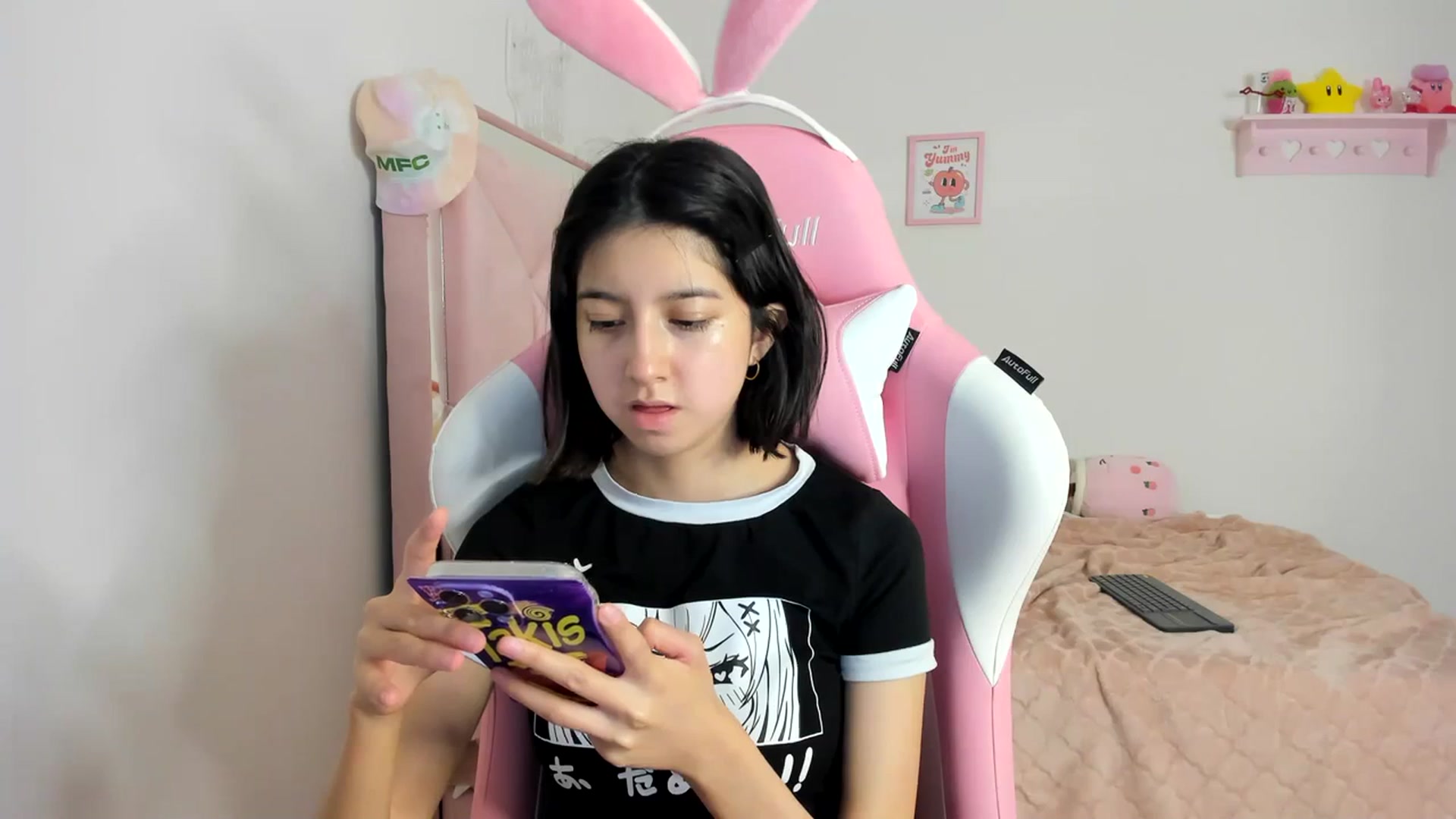 Gallery image thumbnail from Cherrycute666's myfreecams stream on, 04/07/2024, 13:31 image 14 of 20