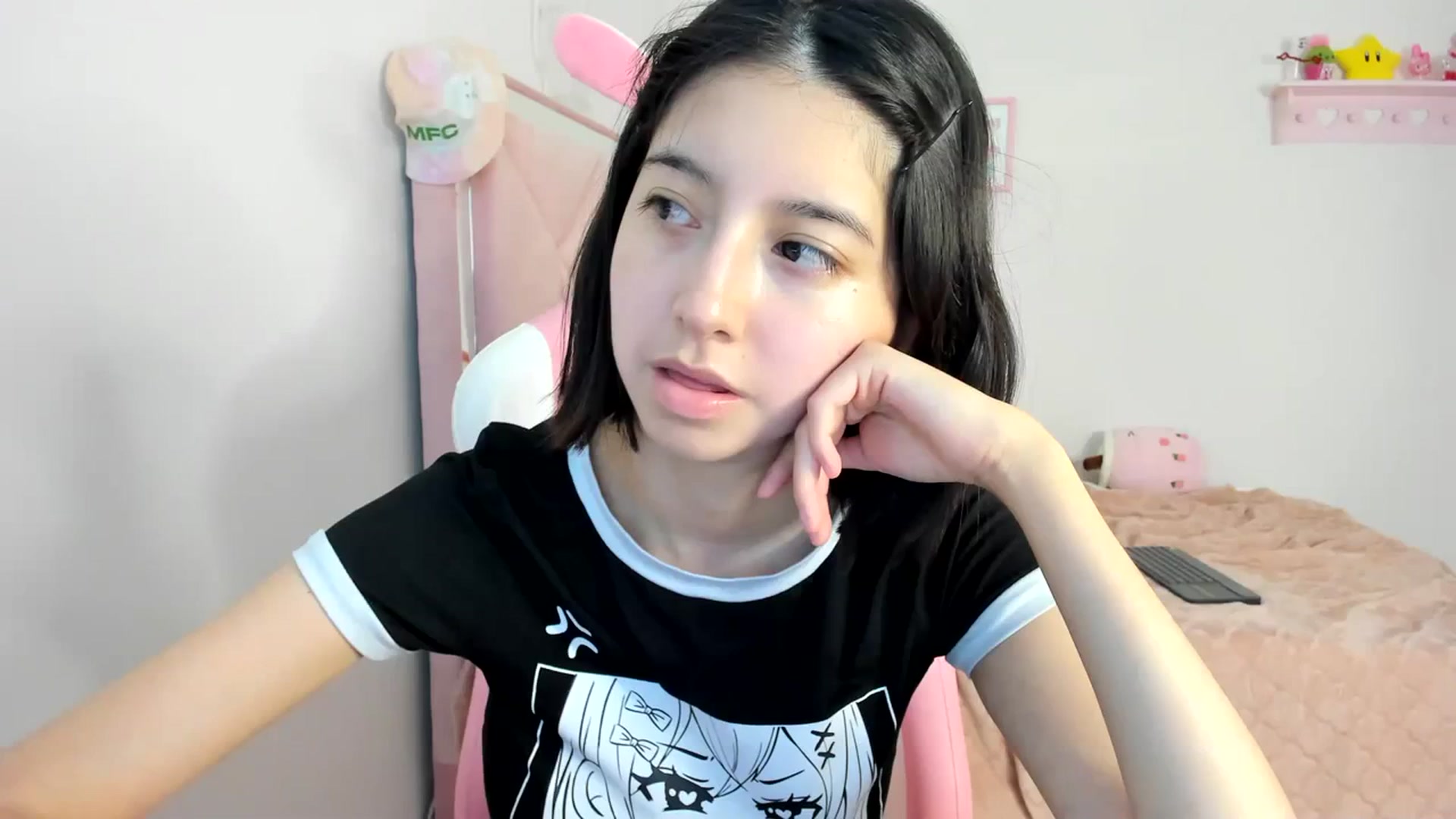 Gallery image thumbnail from Cherrycute666's myfreecams stream on, 04/07/2024, 13:31 image 19 of 20