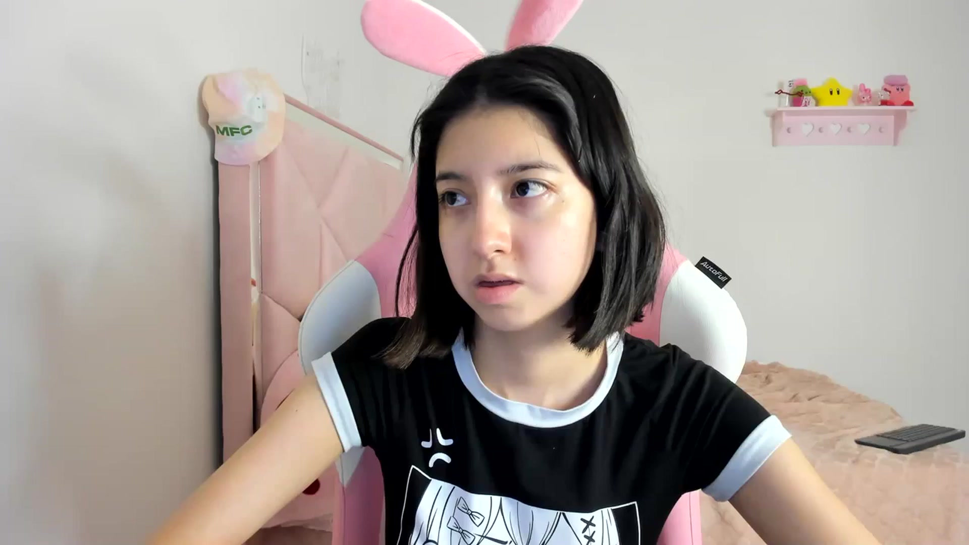 Gallery image thumbnail from Cherrycute666's myfreecams stream on, 04/07/2024, 13:31 image 1 of 20