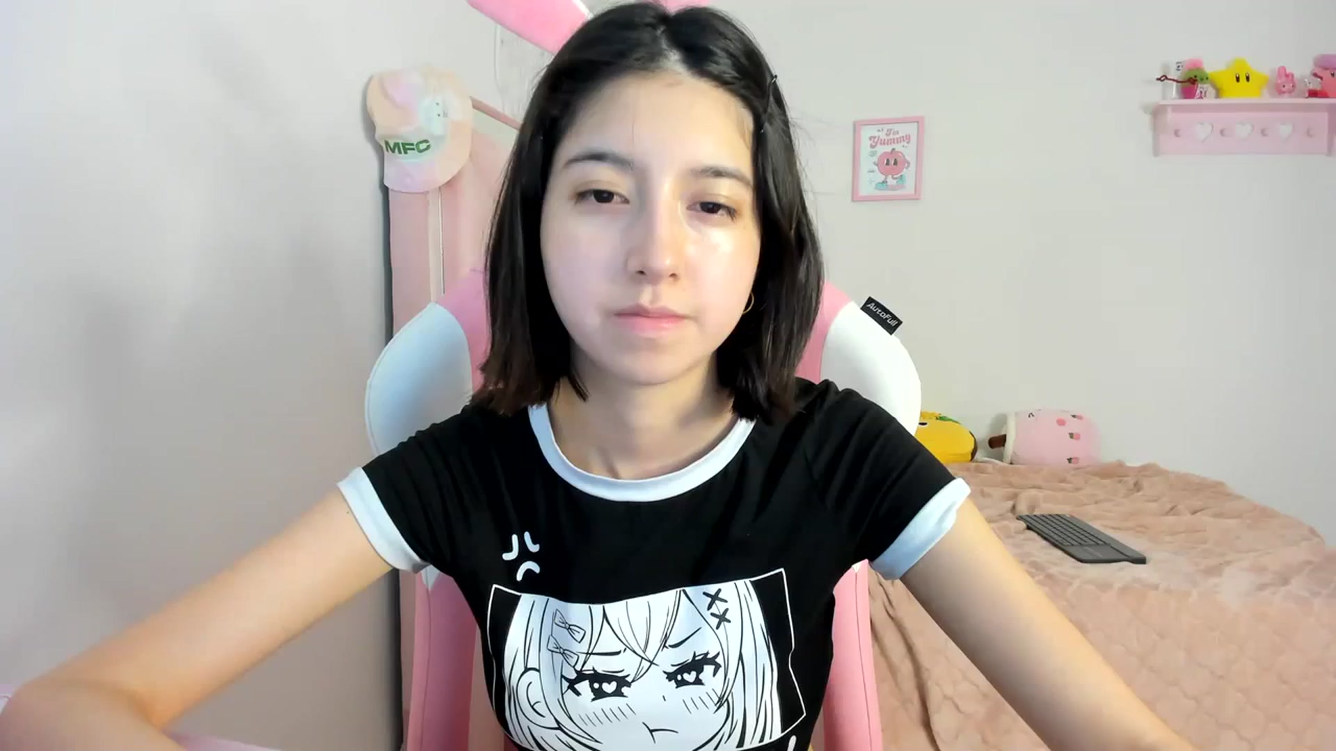 Gallery image thumbnail from Cherrycute666's myfreecams stream on, 04/07/2024, 13:31 image 17 of 20