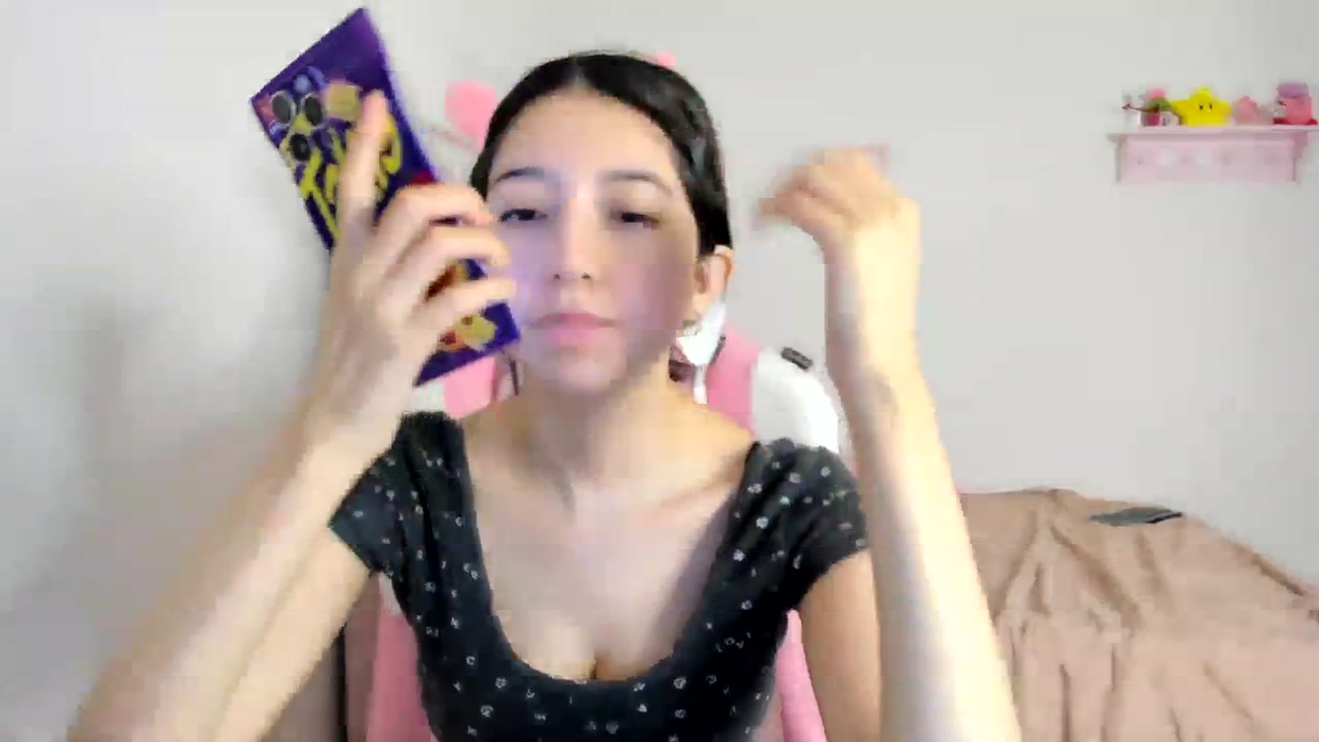 Gallery image thumbnail from Cherrycute666's myfreecams stream on, 04/08/2024, 06:33 image 20 of 20