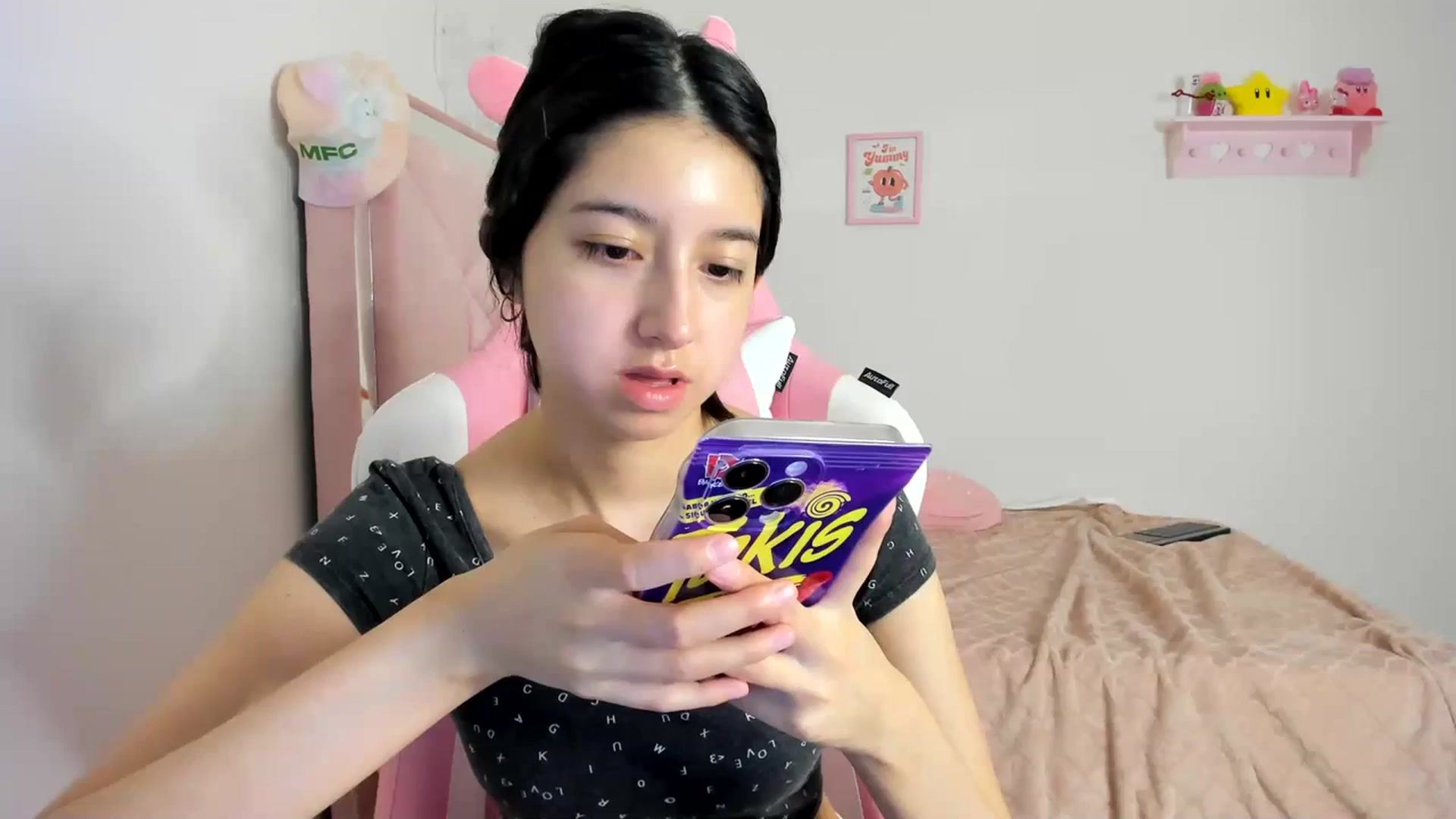Gallery image thumbnail from Cherrycute666's myfreecams stream on, 04/08/2024, 06:33 image 1 of 20
