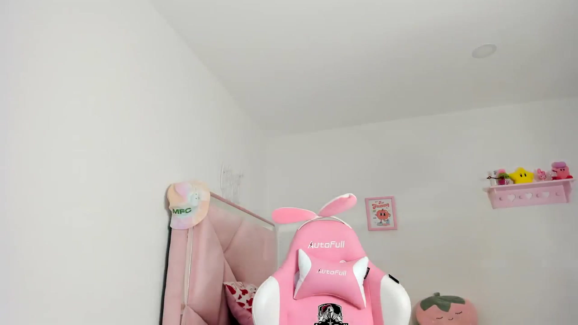 Gallery image thumbnail from Cherrycute666's myfreecams stream on, 04/09/2024, 05:39 image 17 of 20