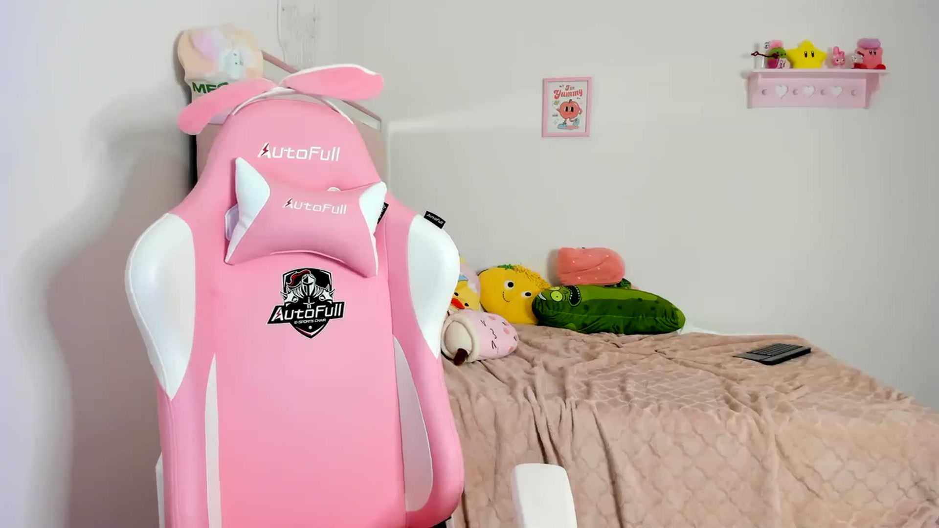 Gallery image thumbnail from Cherrycute666's myfreecams stream on, 04/10/2024, 04:19 image 20 of 20