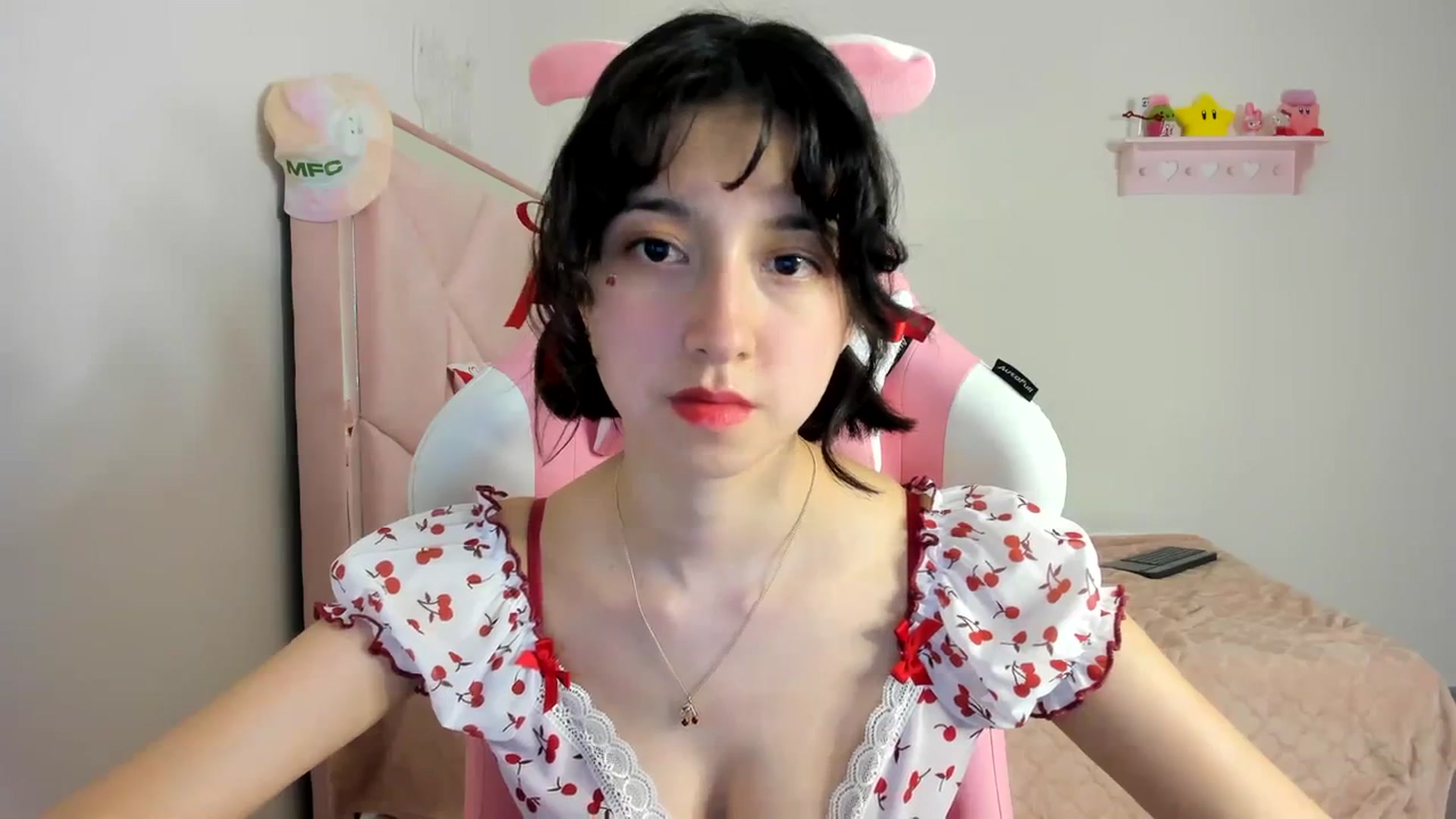 Gallery image thumbnail from Cherrycute666's myfreecams stream on, 04/10/2024, 07:45 image 9 of 20