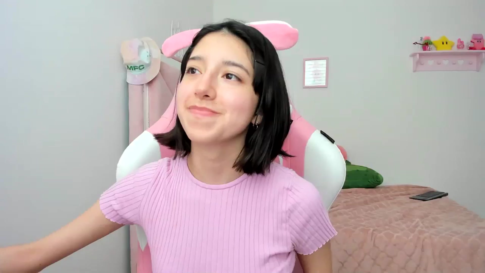 Gallery image thumbnail from Cherrycute666's myfreecams stream on, 04/11/2024, 24:04 image 3 of 20