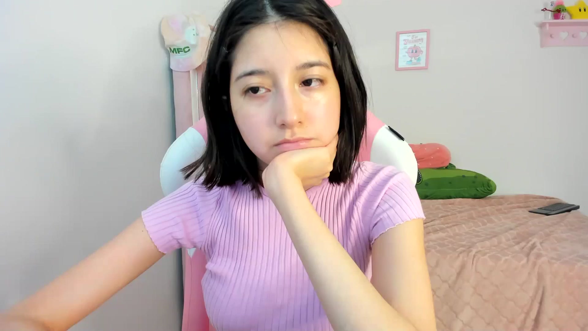 Gallery image thumbnail from Cherrycute666's myfreecams stream on, 04/11/2024, 24:04 image 20 of 20