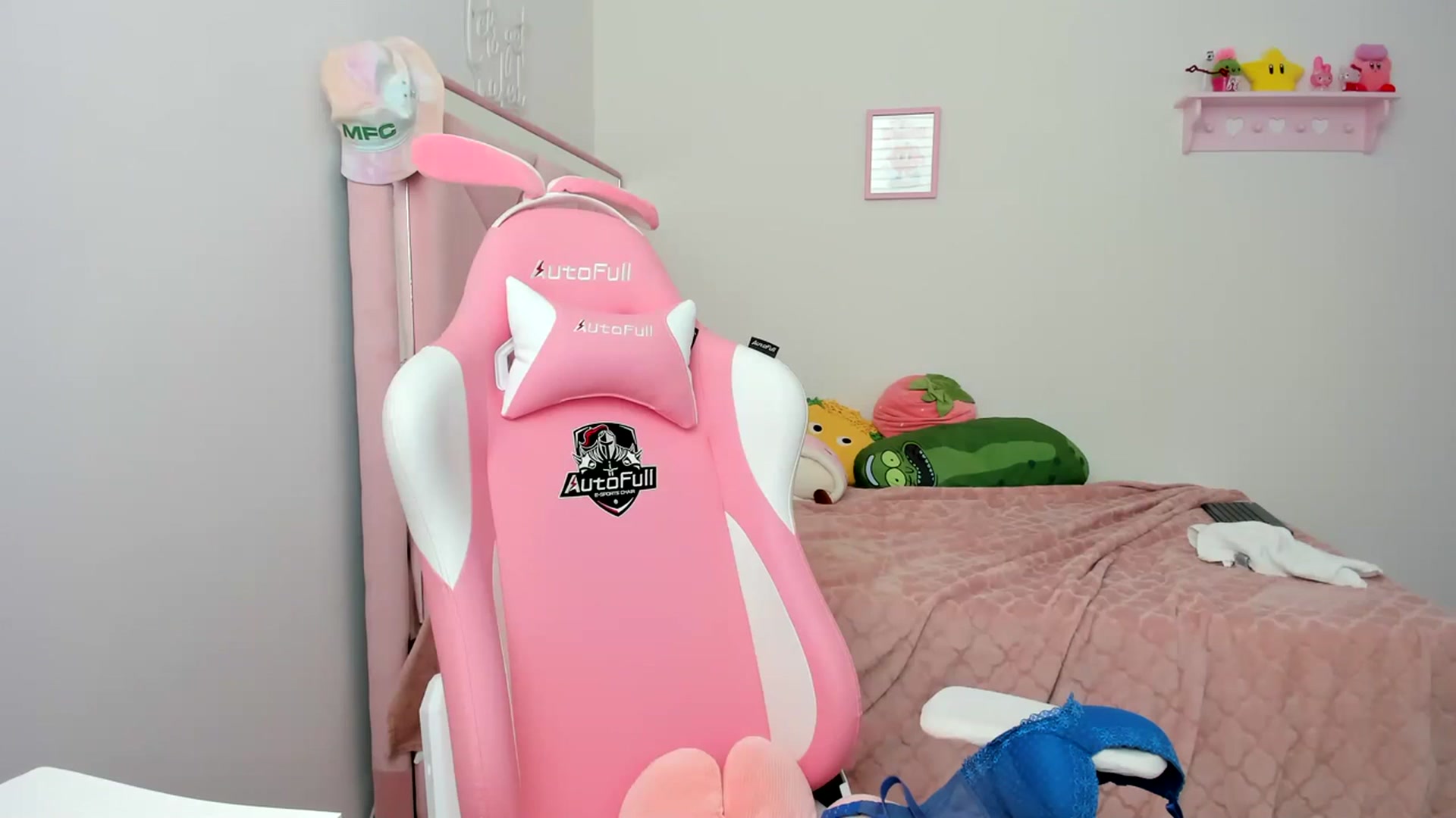 Gallery image thumbnail from Cherrycute666's myfreecams stream on, 04/11/2024, 23:56 image 8 of 20