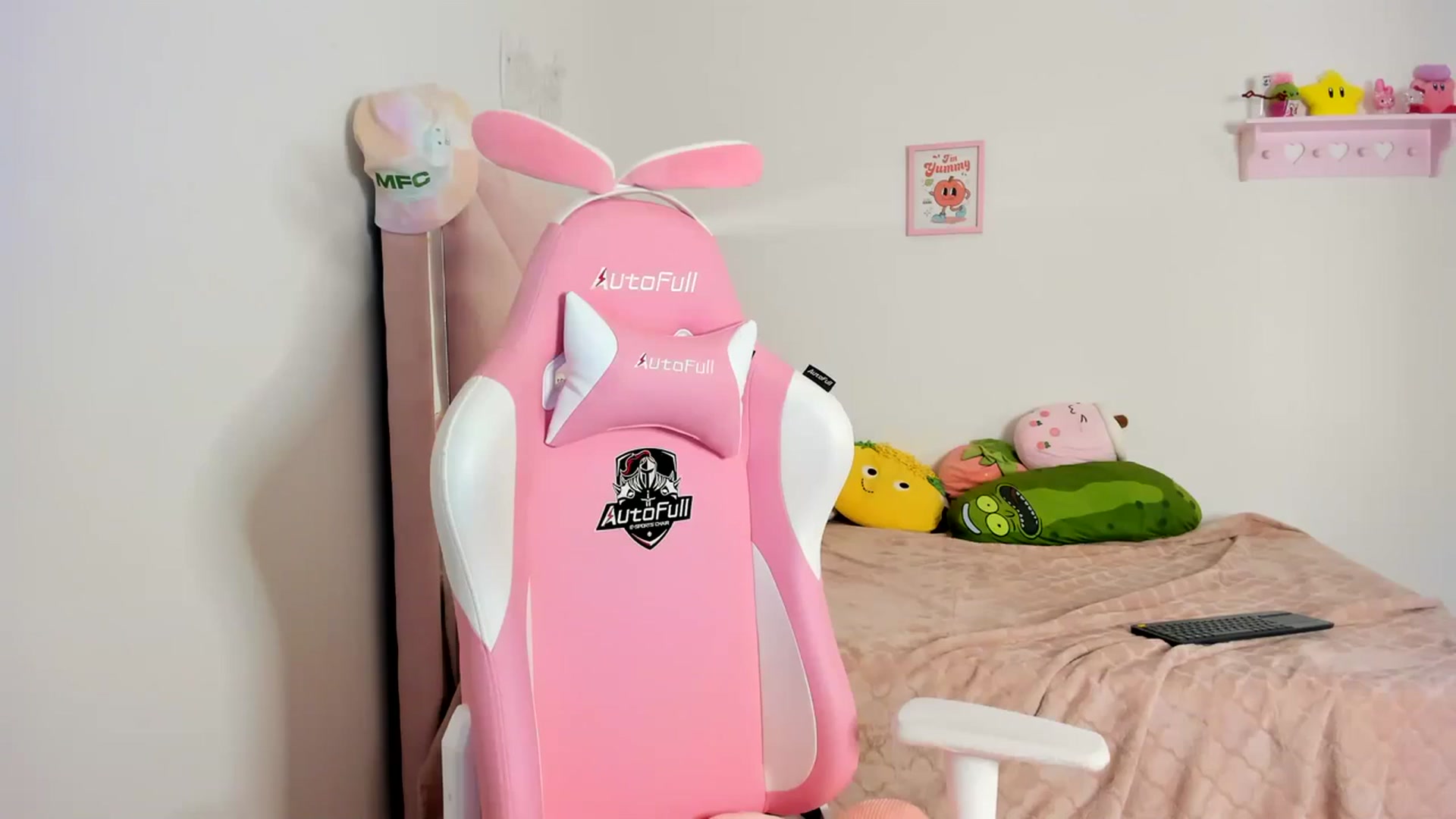 Gallery image thumbnail from Cherrycute666's myfreecams stream on, 04/12/2024, 03:15 image 20 of 20