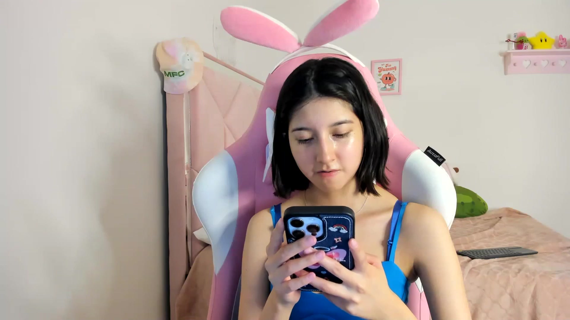 Gallery image thumbnail from Cherrycute666's myfreecams stream on, 04/12/2024, 03:15 image 12 of 20