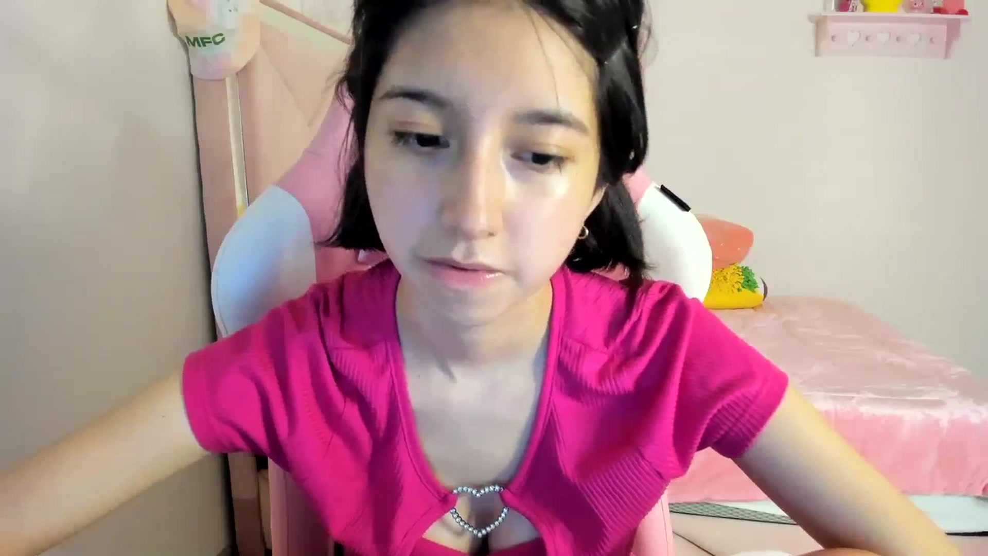 Gallery image thumbnail from Cherrycute666's myfreecams stream on, 04/13/2024, 01:45 image 4 of 20