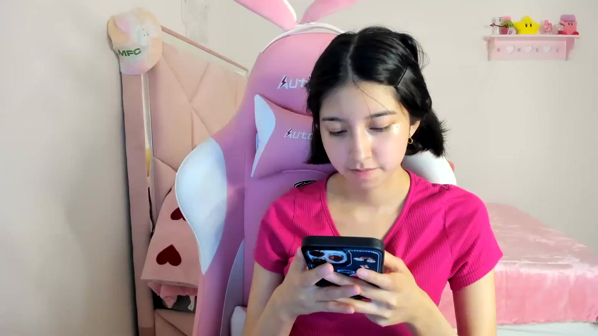 Gallery image thumbnail from Cherrycute666's myfreecams stream on, 04/13/2024, 01:45 image 14 of 20