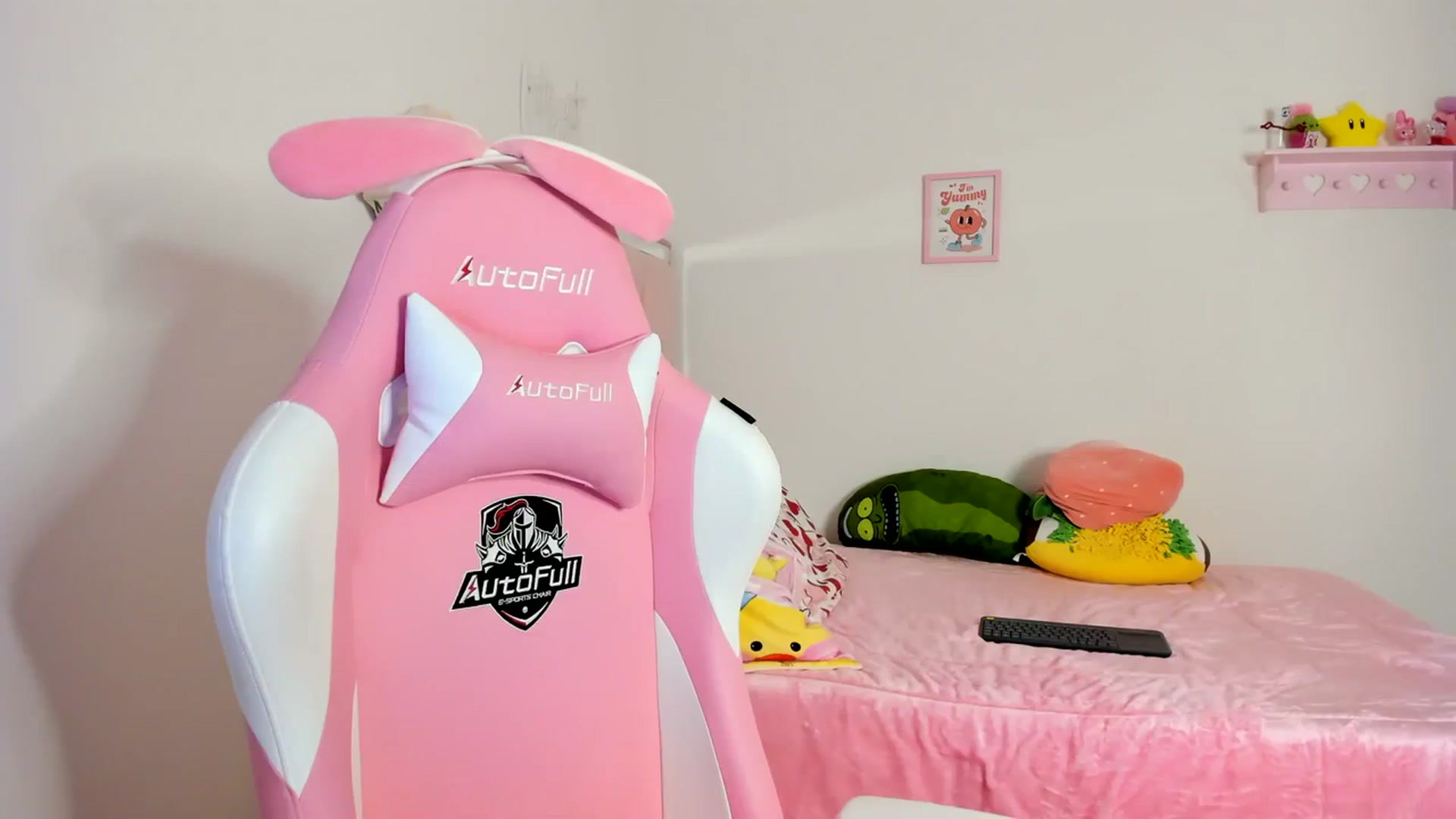 Gallery image thumbnail from Cherrycute666's myfreecams stream on, 04/13/2024, 04:01 image 13 of 20