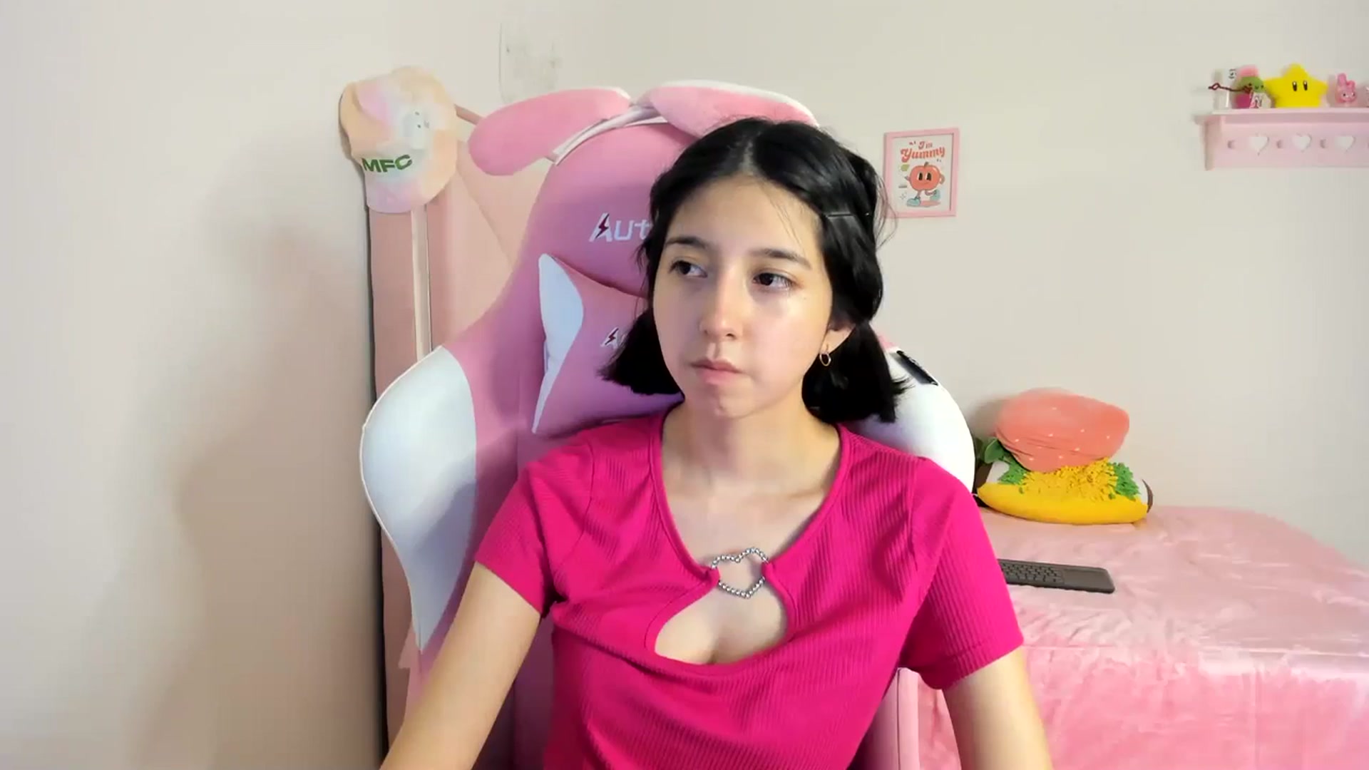 Gallery image thumbnail from Cherrycute666's myfreecams stream on, 04/13/2024, 04:01 image 17 of 20