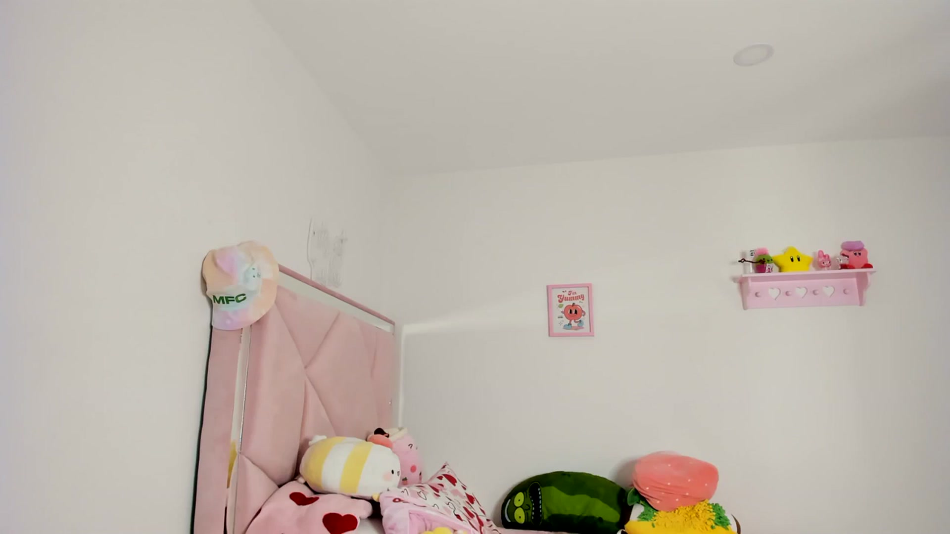 Gallery image thumbnail from Cherrycute666's myfreecams stream on, 04/13/2024, 05:56 image 4 of 20