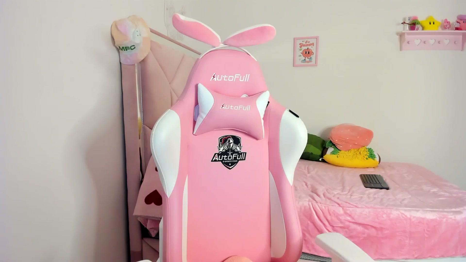 Gallery image thumbnail from Cherrycute666's myfreecams stream on, 04/13/2024, 07:33 image 20 of 20