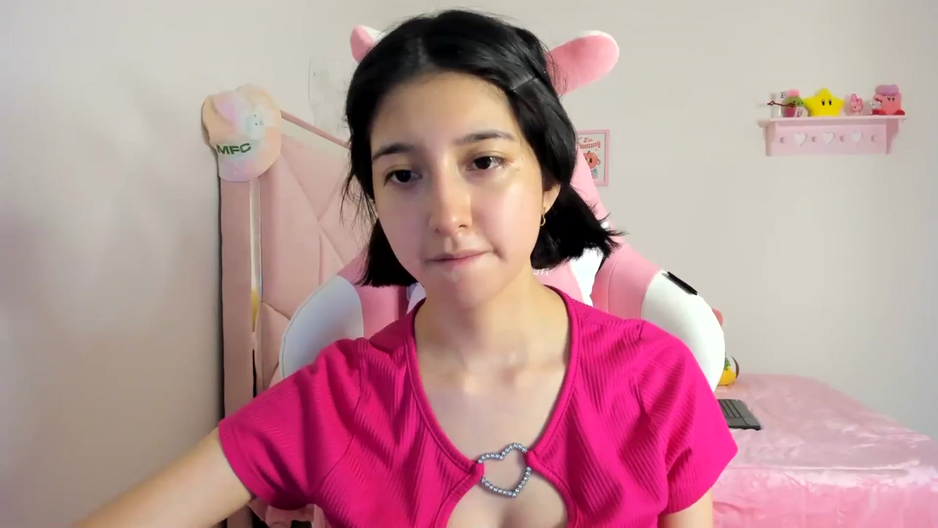 Gallery image thumbnail from Cherrycute666's myfreecams stream on, 04/13/2024, 07:33 image 6 of 20